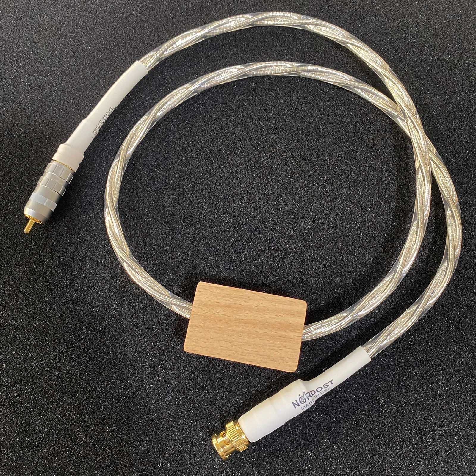 1PCS Nordost Odin BNC Cable 75Ohm BNC TO RCA Wire AES/EBU Digital Optical Audio Coaxial Cable Interconnect BNC Plug Connector
1PCS Nordost Odin BNC Cable 75Ohm BNC TO RCA Wire AES/EBU Digital Optical Audio Coaxial Cable Interconnect BNC Plug Connector