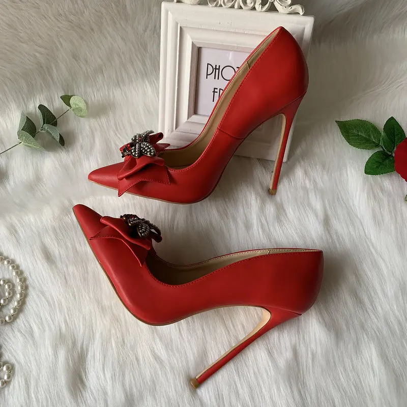European and American Foreign Trade Matte Rhinestone Bow Pointed Chinese Wedding Shoes 12cm High Heel Women's Single Shoes
European and American Foreign Trade Matte Rhinestone Bow Pointed Chinese Wedding Shoes 12cm High Heel Women's Single Shoes