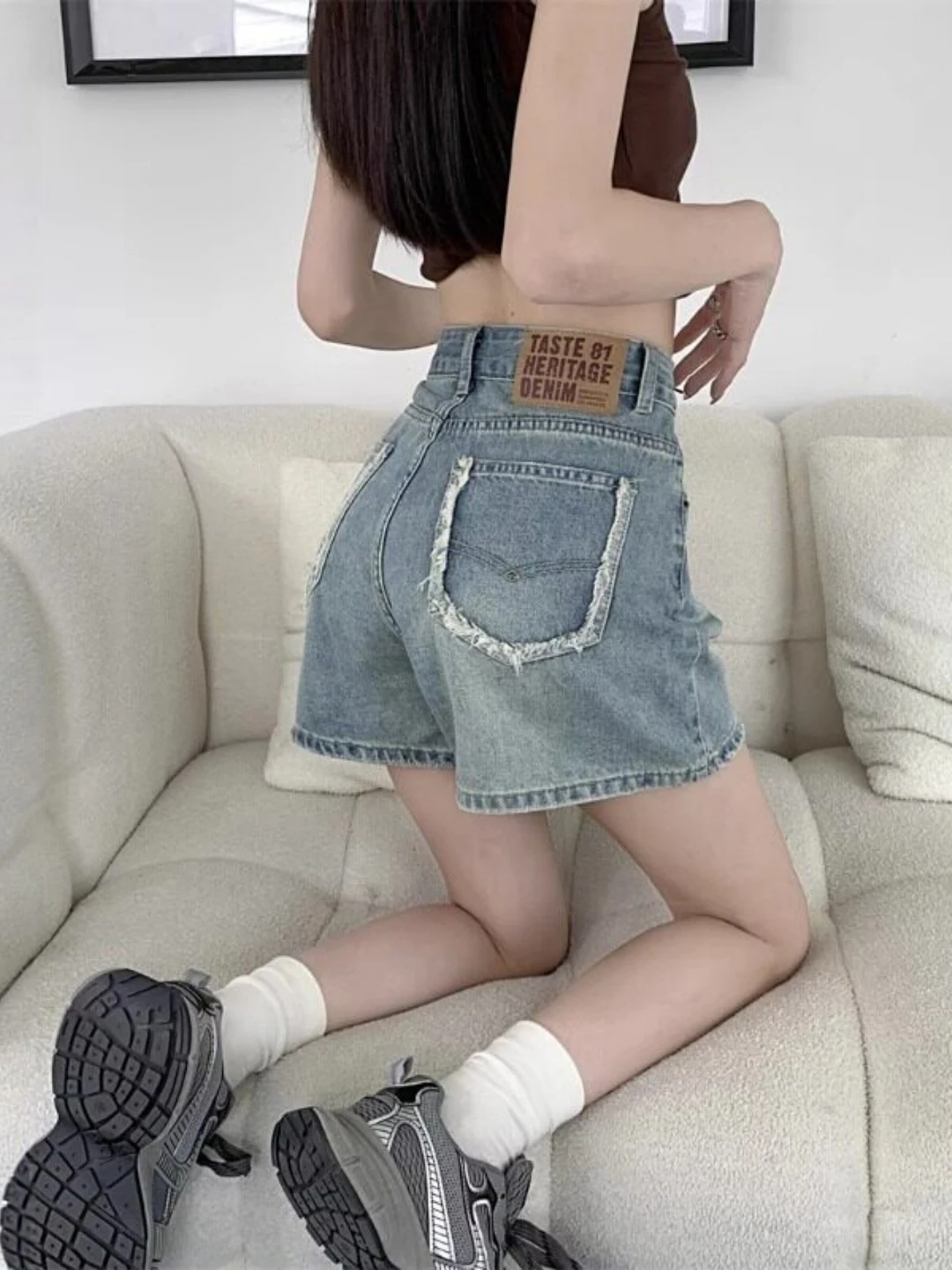 Retro High Waist Frayed Hem Denim Shorts Women's Summer 2026 New plus Size Fashionable A-Line Wide Leg Pants
Retro High Waist Frayed Hem Denim Shorts Women's Summer 2026 New plus Size Fashionable A-Line Wide Leg Pants