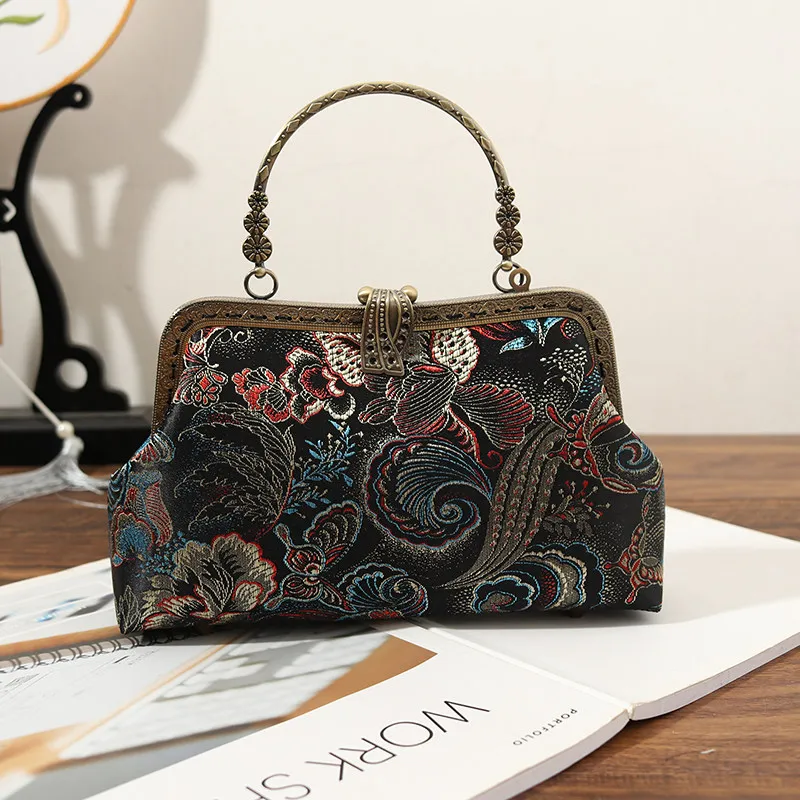 Новая ретро-сумка с металлическим замком и вырезами, женские сумки-клатчи, сумки через плечо с цепочкой, женские сумки-кроссбоди
Новая ретро-сумка с металлическим замком и вырезами, женские сумки-клатчи, сумки через плечо с цепочкой, женские сумки-кроссбоди