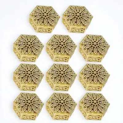 12Pcs Gift Boxes Candy Packaging Classic Hexagonal Candy Box Decorative Party Favor Wedding Treat Holder Sugar Storage Box 
12Pcs Gift Boxes Candy Packaging Classic Hexagonal Candy Box Decorative Party Favor Wedding Treat Holder Sugar Storage Box