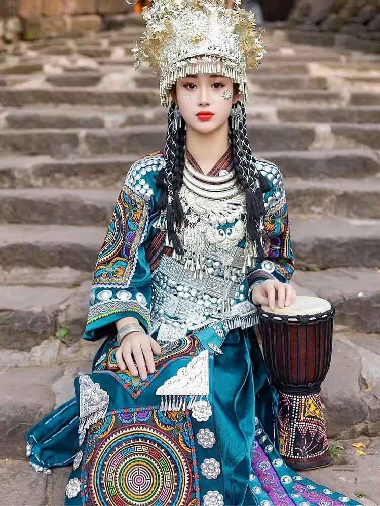 Ethnic costume art dance performance travel photography style portrait exotic women's clothing
Ethnic costume art dance performance travel photography style portrait exotic women's clothing