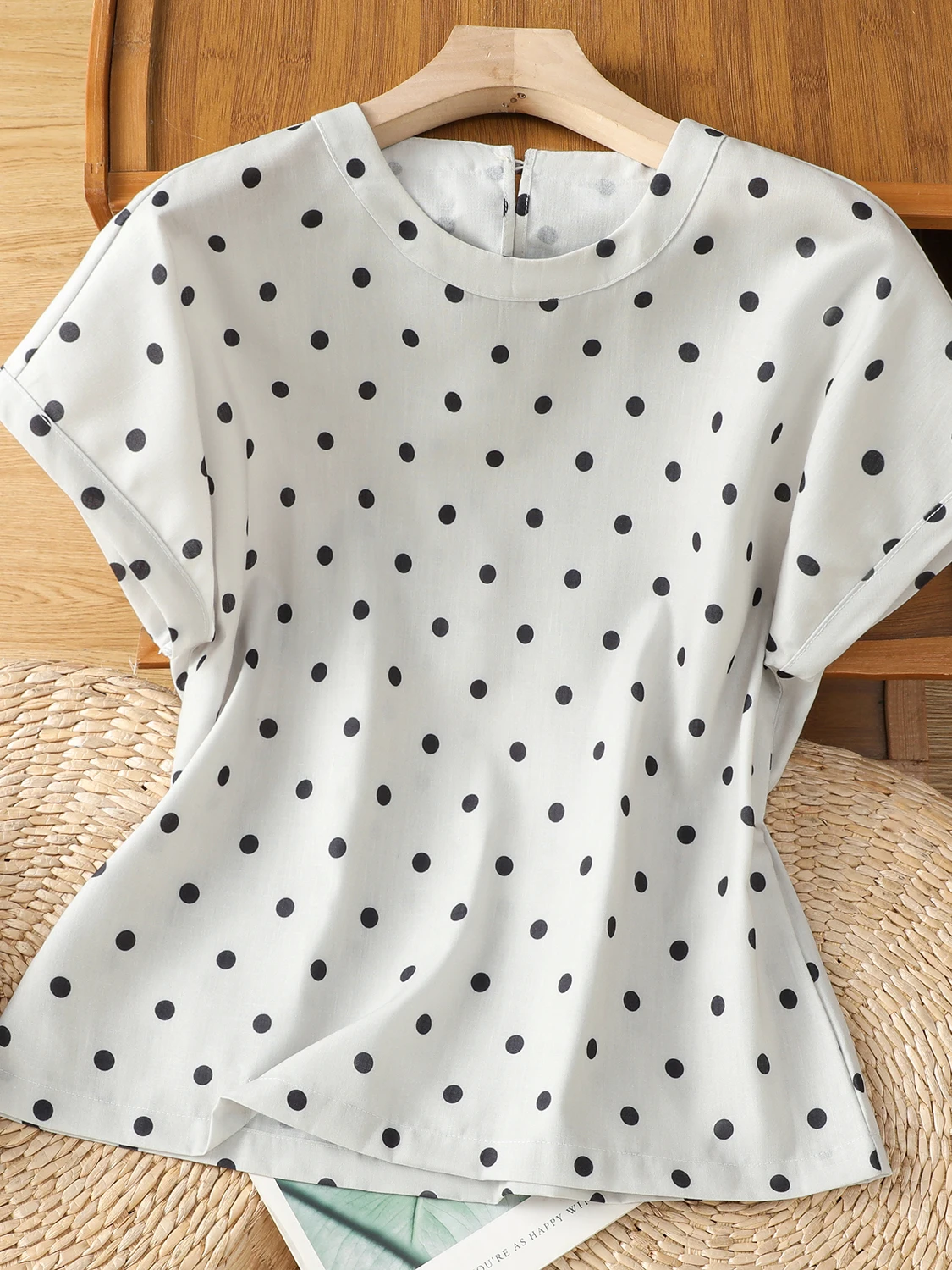 Polka Dot Short Sleeve T-Shirt Women's plus Size Casual Versatile Overhead Slimming Top Breathable Skin-Friendly Summer Wear
Polka Dot Short Sleeve T-Shirt Women's plus Size Casual Versatile Overhead Slimming Top Breathable Skin-Friendly Summer Wear