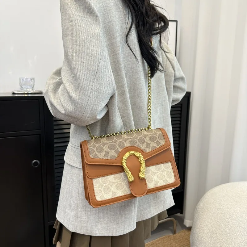 The 2025 New Fashion Printed Single-shoulder Crossbody Bag for Women Is A High-quality and Elegant Commuter Bag for Women
The 2025 New Fashion Printed Single-shoulder Crossbody Bag for Women Is A High-quality and Elegant Commuter Bag for Women