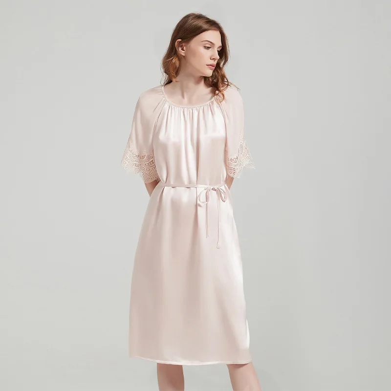 Lace Cuffs Silk Nightdress Qiao Qi Stitching Pajamas Women's Lace-up Waist Pullovers Home Wear
Lace Cuffs Silk Nightdress Qiao Qi Stitching Pajamas Women's Lace-up Waist Pullovers Home Wear