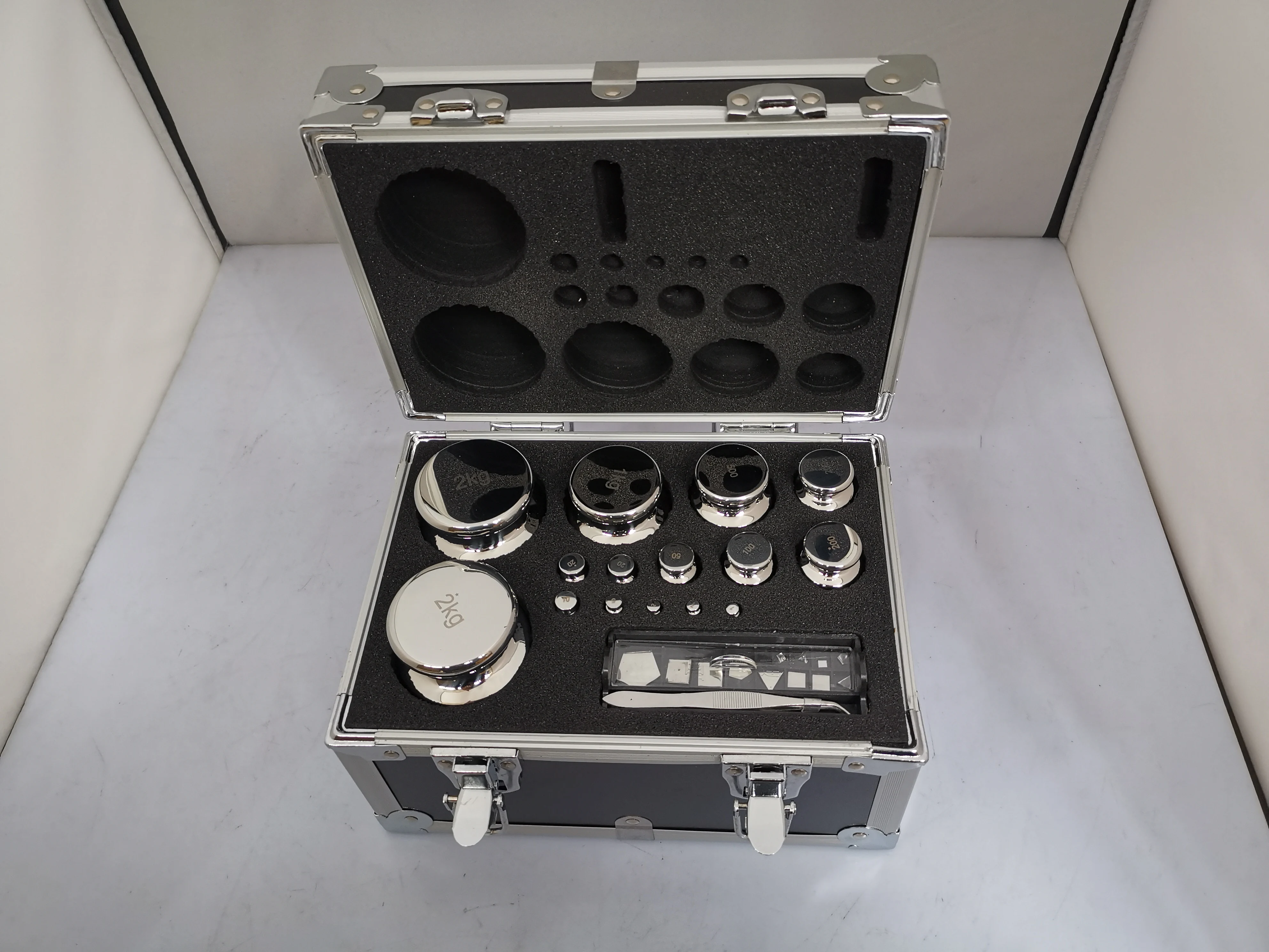 Депозитная цена F1 класс 27 шт. 1 мг-2 кг 304 цифровые весы из нержавеющей стали набор калибровочных гирь с калибровочной проверкой, точность
Депозитная цена F1 класс 27 шт. 1 мг-2 кг 304 цифровые весы из нержавеющей стали набор калибровочных гирь с калибровочной проверкой, точность