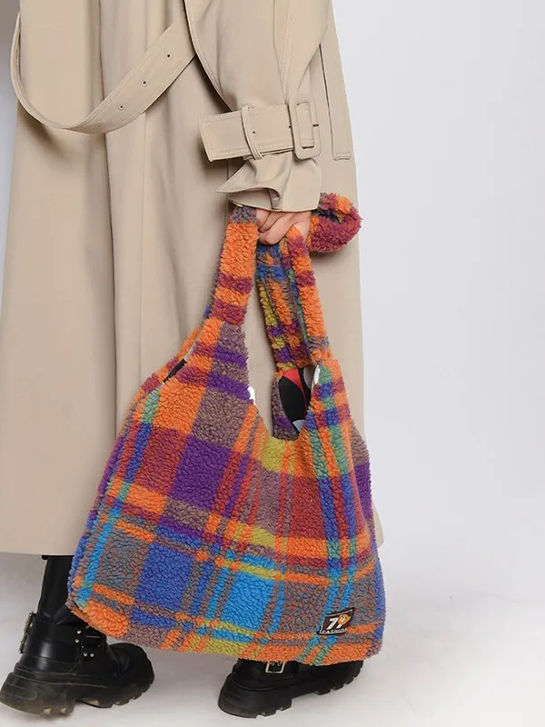 Plush Large Capacity Plaid Tote Soft Shearling Lambswool Tote Chic Minimalist Shoulder Tote Cozy Casual Fleece Carry Bag
Plush Large Capacity Plaid Tote Soft Shearling Lambswool Tote Chic Minimalist Shoulder Tote Cozy Casual Fleece Carry Bag