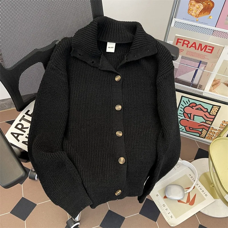 American Retro Button Cardigan Sweater Men Winter Casual Stand Collar Knitted High Street Versatile Couple Outerwear
American Retro Button Cardigan Sweater Men Winter Casual Stand Collar Knitted High Street Versatile Couple Outerwear
