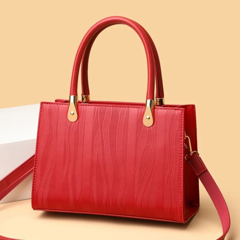 Famous Designer Leather Women's Tote Bag Luxury Brand Fashionable Classic Elegant Commuter Vintage Bag
Famous Designer Leather Women's Tote Bag Luxury Brand Fashionable Classic Elegant Commuter Vintage Bag