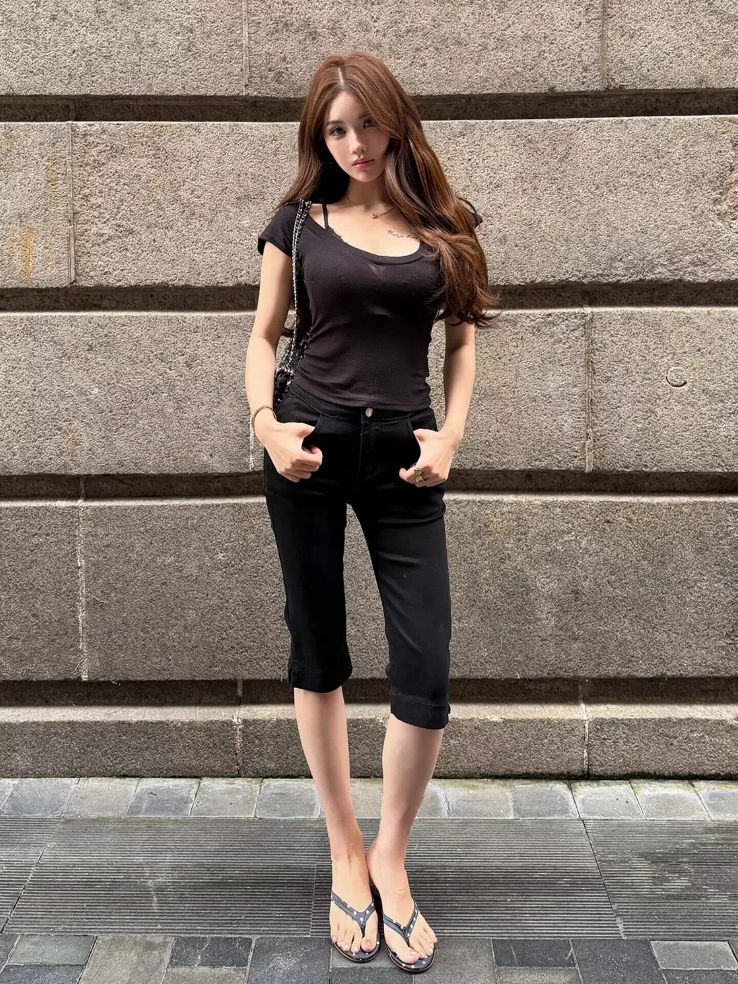 Fashionable High-Waist Seven-Foot Women's Skinny Jeans Elastic Slimming Split Design Versatile Cotton Stretch Denim Summer
Fashionable High-Waist Seven-Foot Women's Skinny Jeans Elastic Slimming Split Design Versatile Cotton Stretch Denim Summer