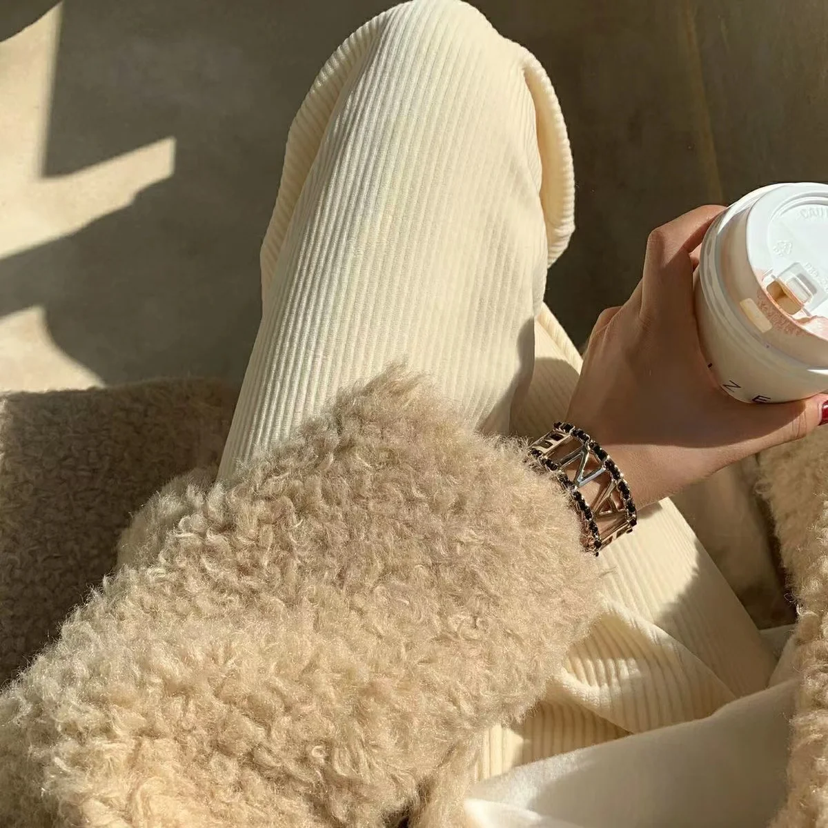 Chic Harajuku Black Corduroy Pants Women Autumn Elastic Waisted Elegant Straight Leg Pants Women Bottoms Chic Winter Trousers
Chic Harajuku Black Corduroy Pants Women Autumn Elastic Waisted Elegant Straight Leg Pants Women Bottoms Chic Winter Trousers