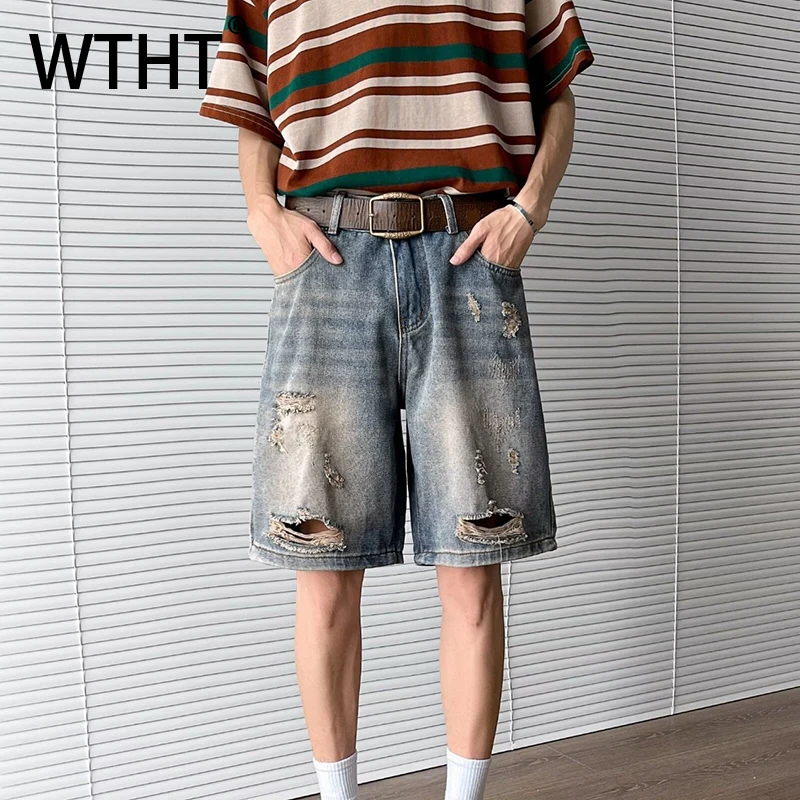 Мужские джинсовые шорты WTHT Fashion с эффектом потертости, винтажные, с высокой талией, свободного кроя, лето 2026, модель 2A2931
Мужские джинсовые шорты WTHT Fashion с эффектом потертости, винтажные, с высокой талией, свободного кроя, лето 2026, модель 2A2931