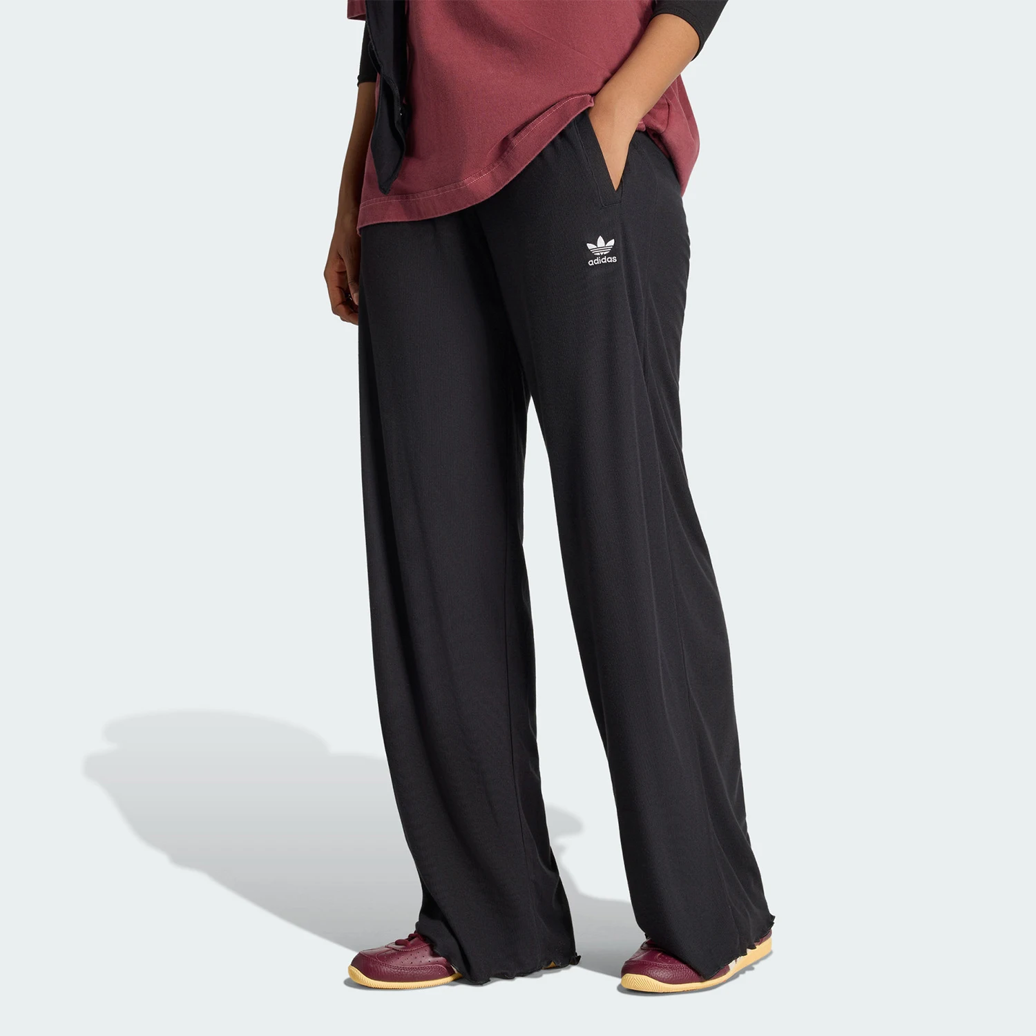 Adidas Authentic Three Leaves Women's Wavy Edge Loose Sports Pants KE1093
Adidas Authentic Three Leaves Women's Wavy Edge Loose Sports Pants KE1093