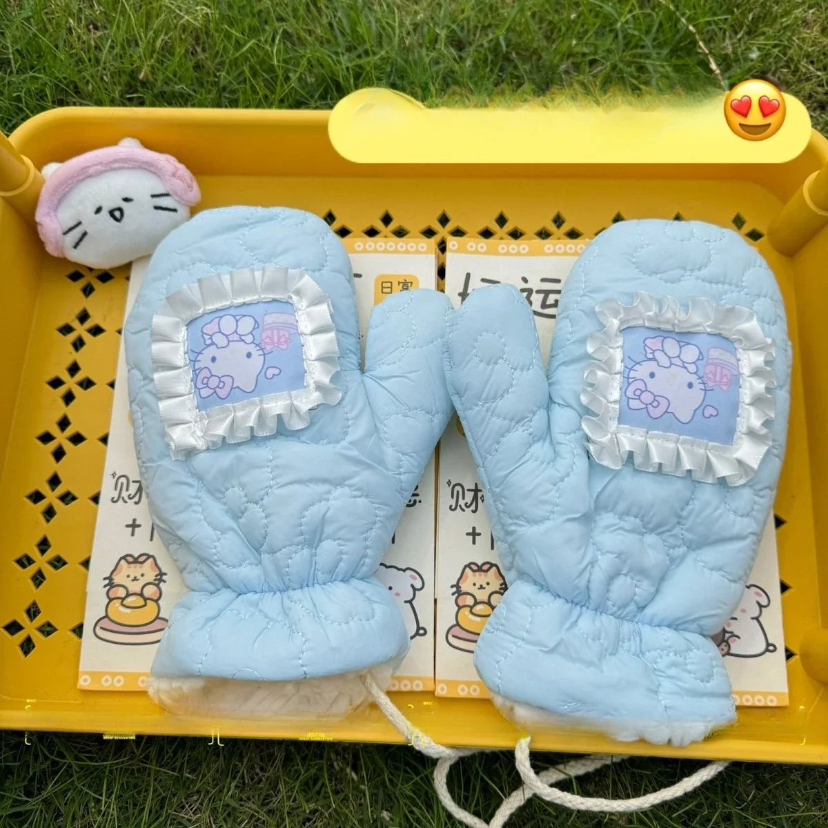 Miniso Hello Kitty Gloves Cartoon Embroidered Plush Gloves Autumn Winter New Student Hanging Neck Bicycle Warm and Thick Gloves
Miniso Hello Kitty Gloves Cartoon Embroidered Plush Gloves Autumn Winter New Student Hanging Neck Bicycle Warm and Thick Gloves