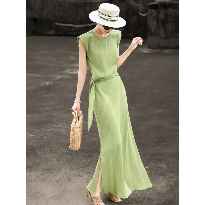 MEXCOCO 2026 Summer New French Minimalist Sleeveless Tie Waist Long Dress Split Hem Elegant Vacation Maxi Dress
MEXCOCO 2026 Summer New French Minimalist Sleeveless Tie Waist Long Dress Split Hem Elegant Vacation Maxi Dress