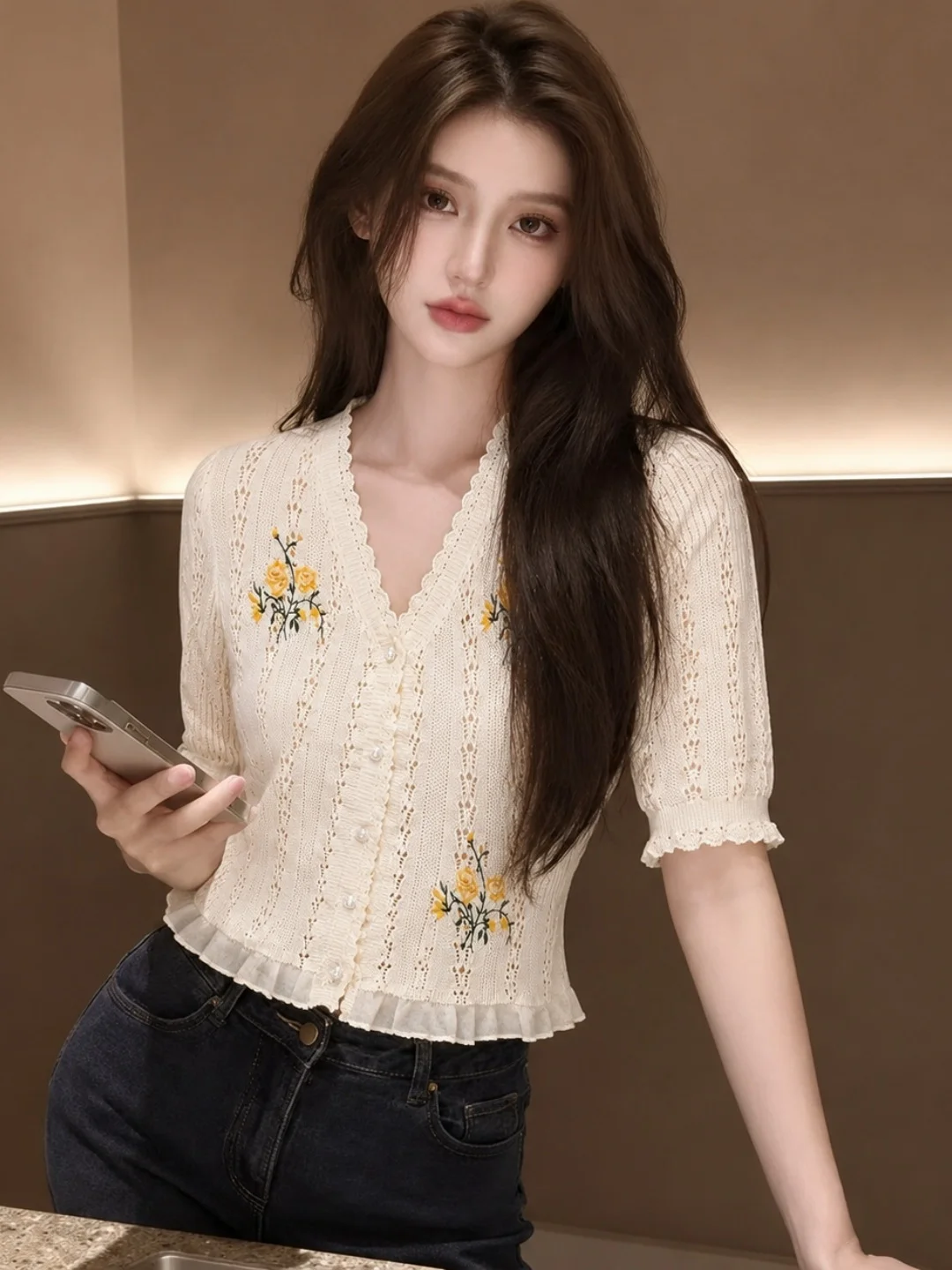 Summer 2026 Sweet Embroidered Ice Silk Knitted Top V-Neck Short Sleeve Fashionable Versatile Soft Floral Lace Trim Beautiful ...
Summer 2026 Sweet Embroidered Ice Silk Knitted Top V-Neck Short Sleeve Fashionable Versatile Soft Floral Lace Trim Beautiful ...