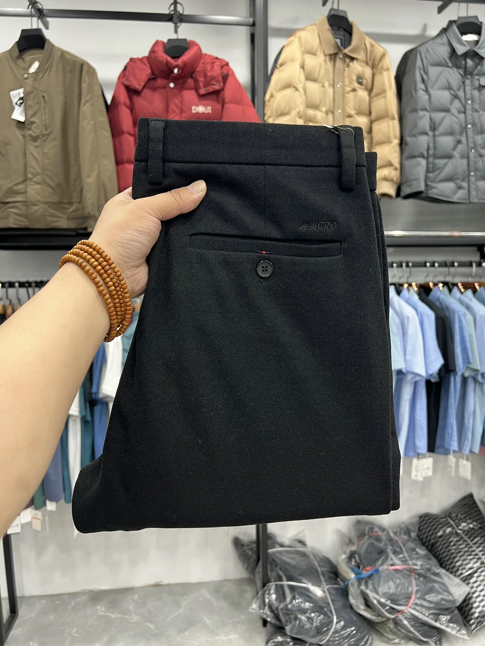 Мужские повседневные брюки прямого кроя из утолщенной, приятной к телу ткани, осенне-зимние, мягкие, длинные, с микроэластичностью, без этикетки
Мужские повседневные брюки прямого кроя из утолщенной, приятной к телу ткани, осенне-зимние, мягкие, длинные, с микроэластичностью, без этикетки