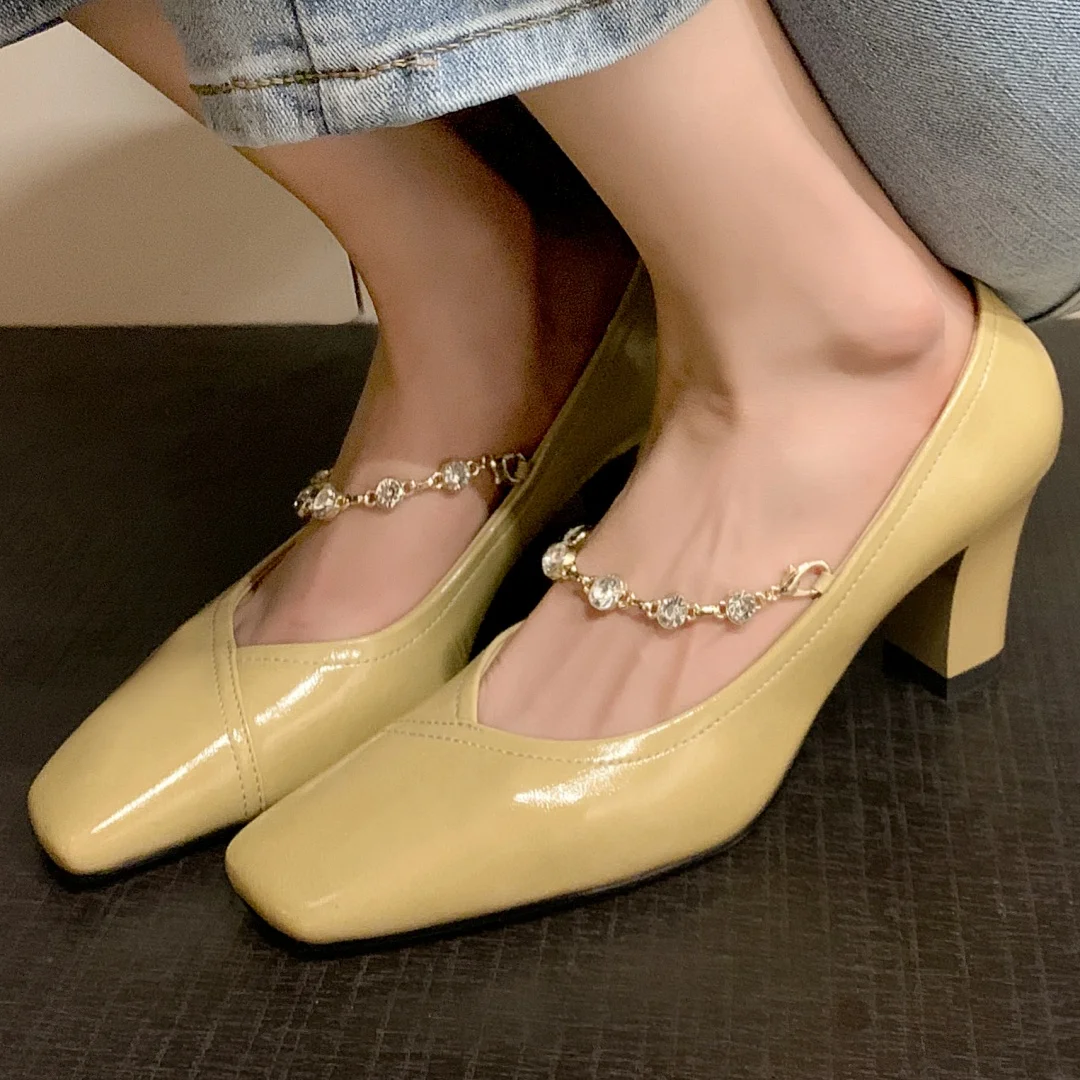 2025 Spring new women's genuine leather crystal chain decoration slip-on Mary Jane pumps 7cm thick high heel elegant ladies shoe
2025 Spring new women's genuine leather crystal chain decoration slip-on Mary Jane pumps 7cm thick high heel elegant ladies shoe