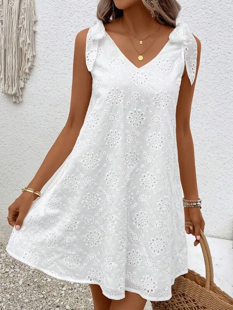 Elegant Dresses V-Neck Eyelet Embroidery Tied Detail Sleeveless Mini Straight Dress Vacation Fashion Summer Dress
Elegant Dresses V-Neck Eyelet Embroidery Tied Detail Sleeveless Mini Straight Dress Vacation Fashion Summer Dress