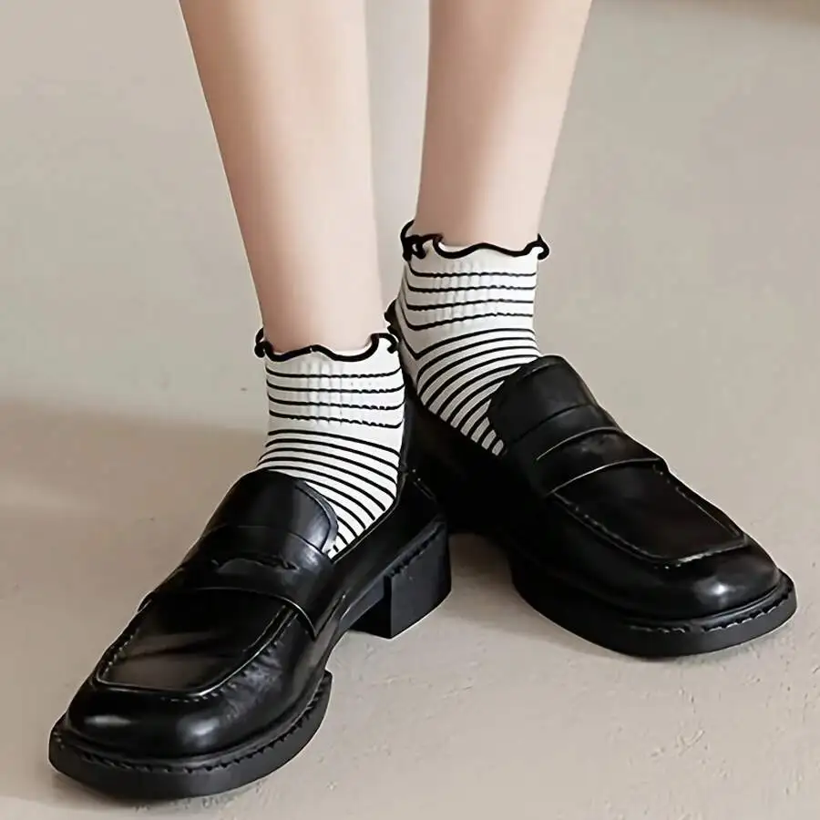 6 Pairs Comfortable Striped Socks With Frilled Edges For Women
6 Pairs Comfortable Striped Socks With Frilled Edges For Women