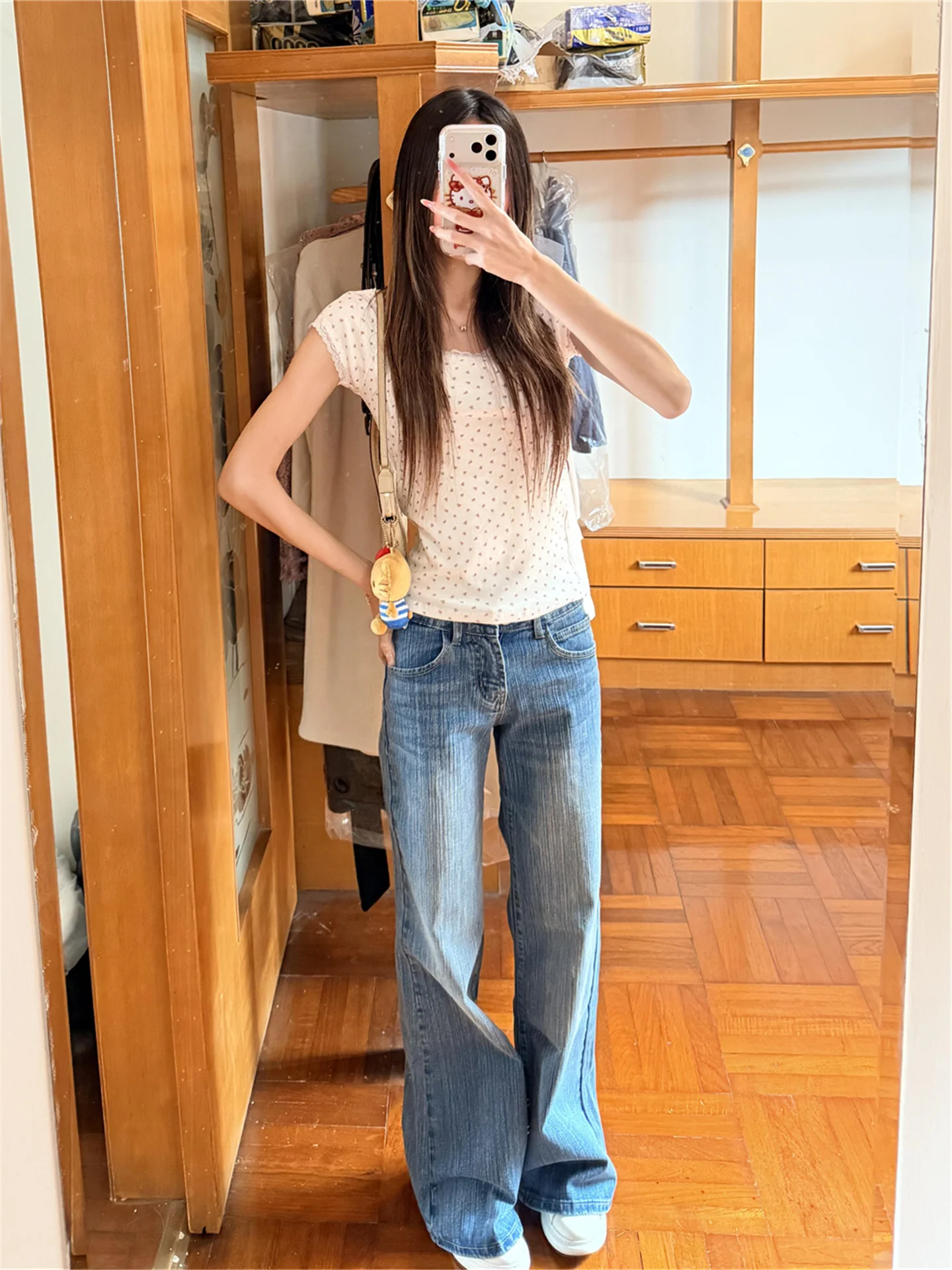 Extended Heavyweight Retro Blue Low Waist Flared Jeans Women's Loose Not Legging Dragging Pants Casual Style Cotton Denim
Extended Heavyweight Retro Blue Low Waist Flared Jeans Women's Loose Not Legging Dragging Pants Casual Style Cotton Denim