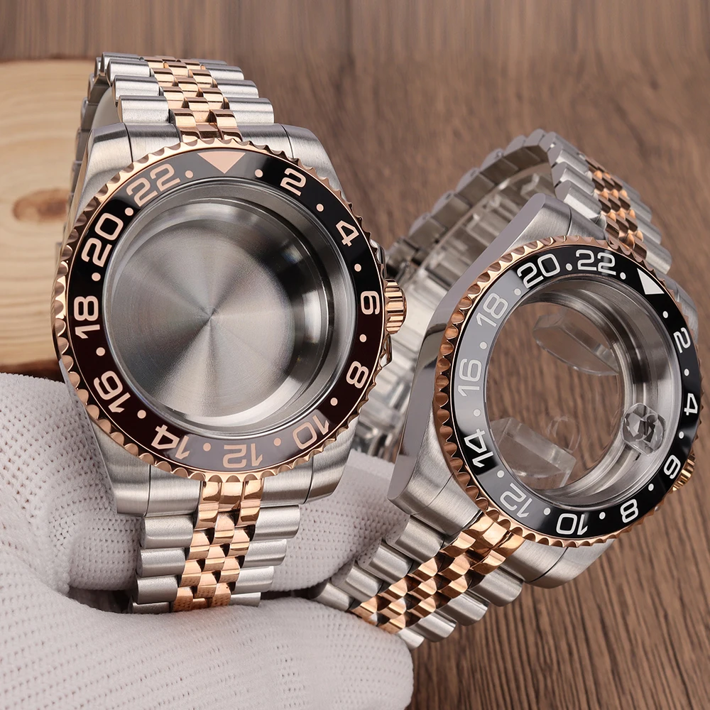 Корпус часов GMT 40 мм с застежкой Glidelock для механизмов NH34, NH35, NH36, ETA2824, Miyota8215, циферблат 28,5 мм, сапфировое стекло, наклонный безель, стиль SUB.
Корпус часов GMT 40 мм с застежкой Glidelock для механизмов NH34, NH35, NH36, ETA2824, Miyota8215, циферблат 28,5 мм, сапфировое стекло, наклонный безель, стиль SUB.