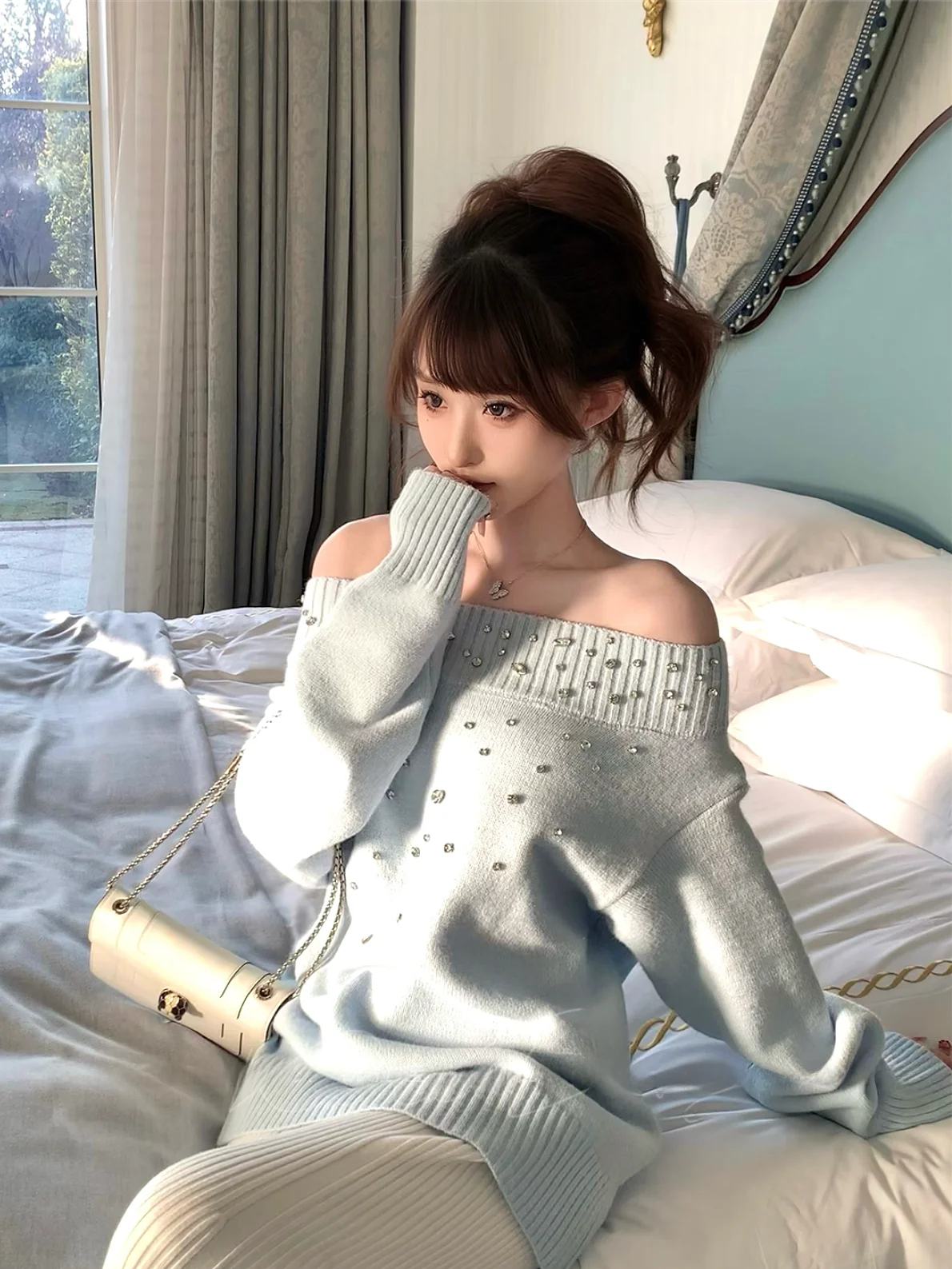 Вязаный свитер с одним открытым плечом и длинным рукавом Sparkling Star River для женщин: свободный крой, эффект стройности, украшенный стразами, для ношения под одеждой
Вязаный свитер с одним открытым плечом и длинным рукавом Sparkling Star River для женщин: свободный крой, эффект стройности, украшенный стразами, для ношения под одеждой