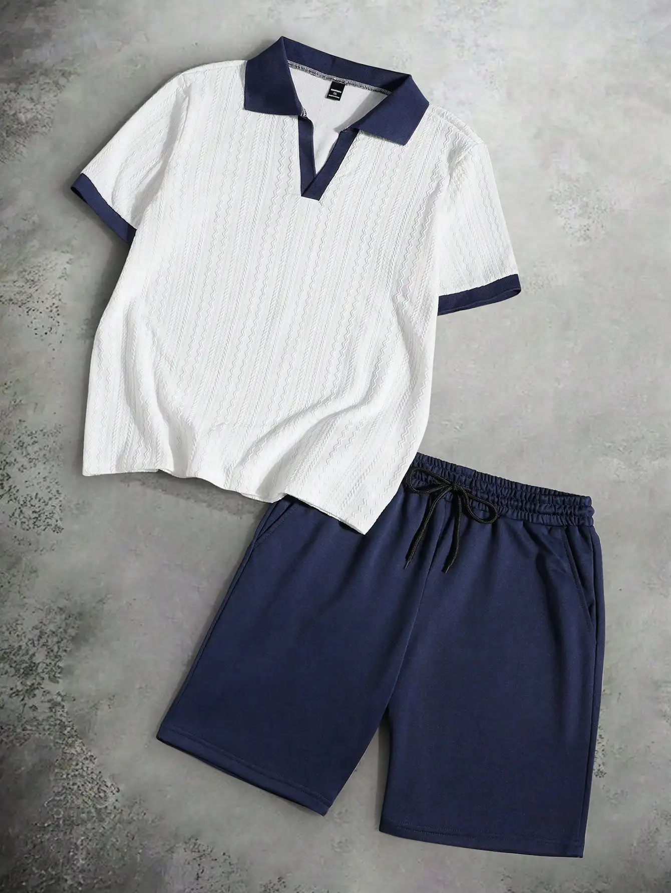 Men's 2-Piece Polo Shirt And Shorts Set With Jacquard Texture Contrast Collar Cuffs Casual Summer Outfit
Men's 2-Piece Polo Shirt And Shorts Set With Jacquard Texture Contrast Collar Cuffs Casual Summer Outfit