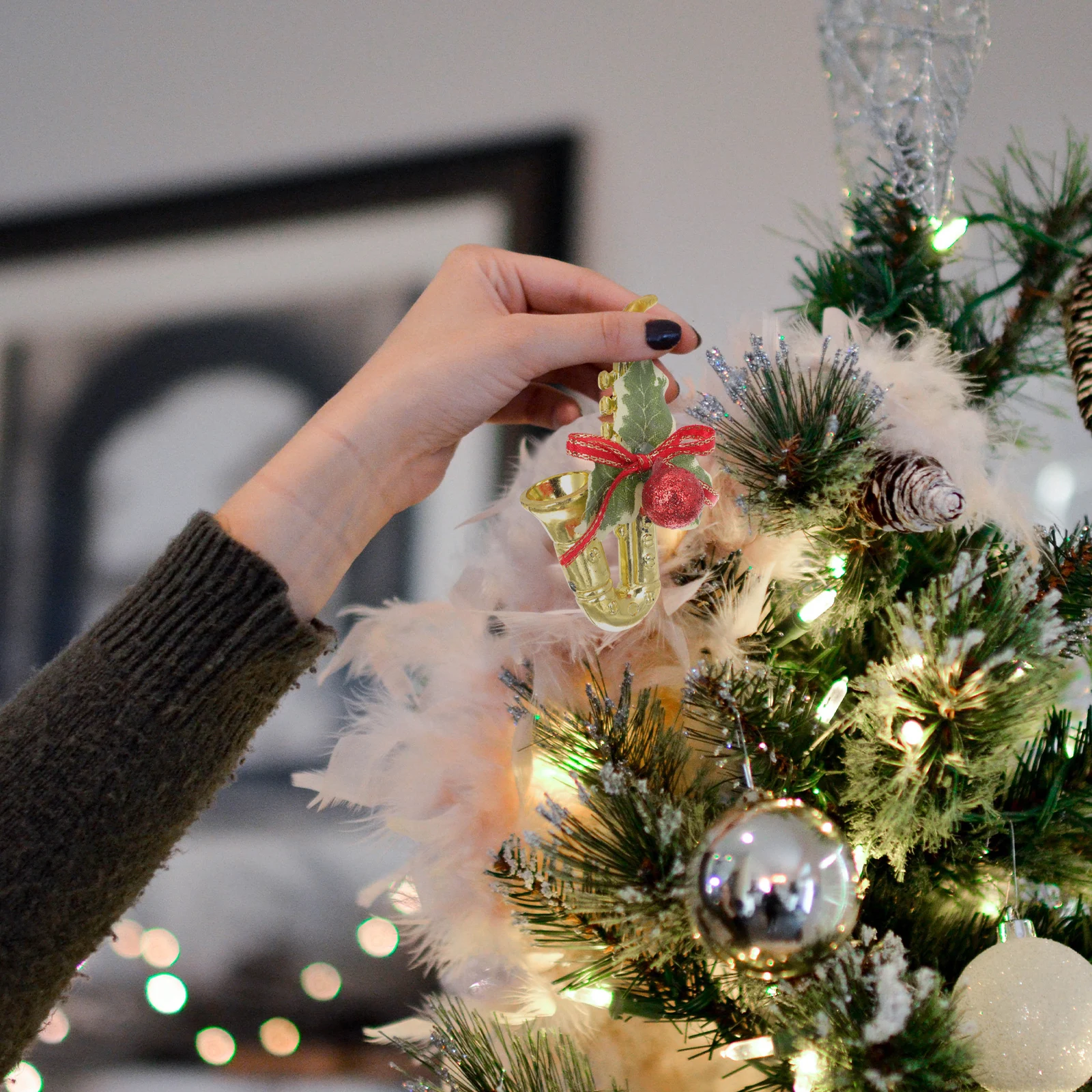 Saxophone Hanging Tree Pendant Tree Hanging Christmas Decors Berry Bow Xmas Party nament Christmas Decors Party nament
Saxophone Hanging Tree Pendant Tree Hanging Christmas Decors Berry Bow Xmas Party nament Christmas Decors Party nament