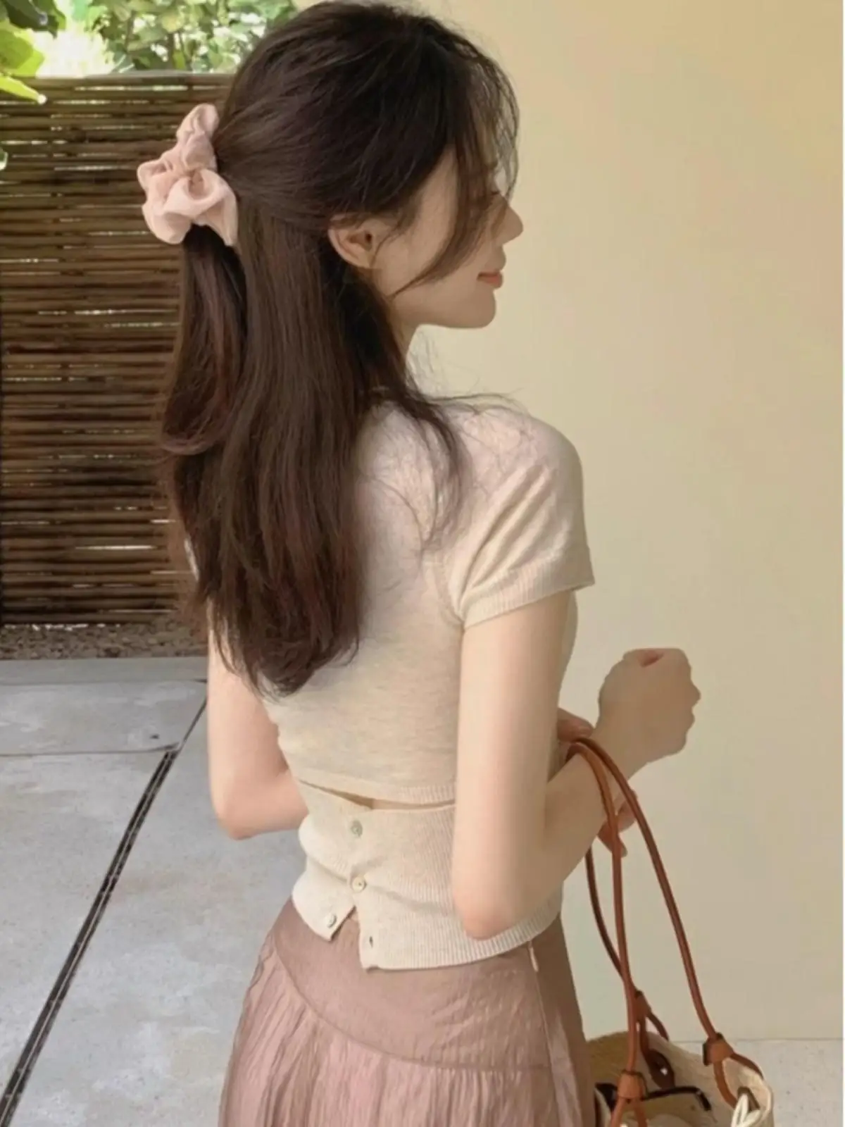 Ice-silk Knitted Garment T Shirt Female Short Sleeves T-shirt Women's Summer Petite Short Shoulder Tops Hot Women's Clothing
Ice-silk Knitted Garment T Shirt Female Short Sleeves T-shirt Women's Summer Petite Short Shoulder Tops Hot Women's Clothing