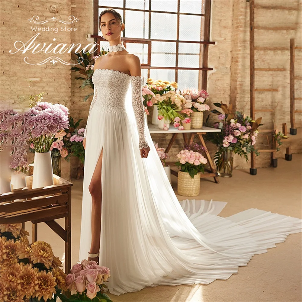 Customized Aviana Strapless Lace A-Line Wedding Dress Off The Shoudler High Side Split Embroidery Sweep Train Floor Length Hobo
Customized Aviana Strapless Lace A-Line Wedding Dress Off The Shoudler High Side Split Embroidery Sweep Train Floor Length Hobo