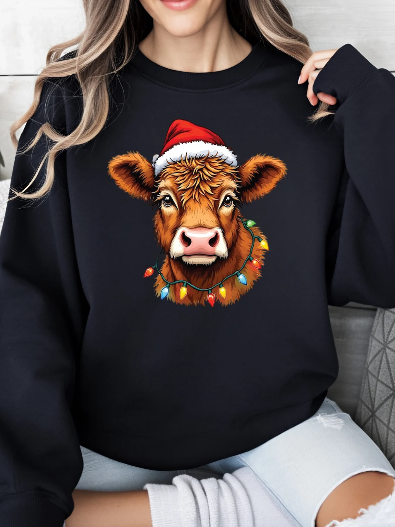 Рождественская корова с шляпой Санта-Клауса и ярким принтом Праздничный свитшот Женская повседневная одежда для рождественской вечеринки Черный Большие размеры
Рождественская корова с шляпой Санта-Клауса и ярким принтом Праздничный свитшот Женская повседневная одежда для рождественской вечеринки Черный Большие размеры