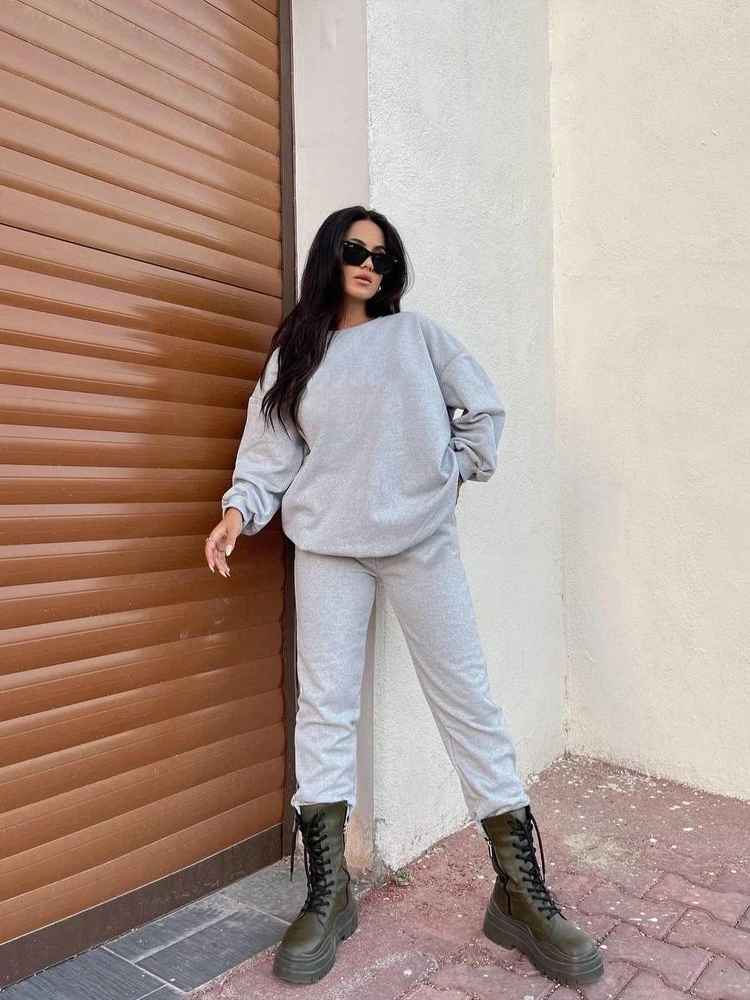 Autumn O Neck Casual Hoodies Outfit Winter Solid Color Elegant High Street Loose Pants Fashion Oversize Women Clothes Tracksuit
Autumn O Neck Casual Hoodies Outfit Winter Solid Color Elegant High Street Loose Pants Fashion Oversize Women Clothes Tracksuit