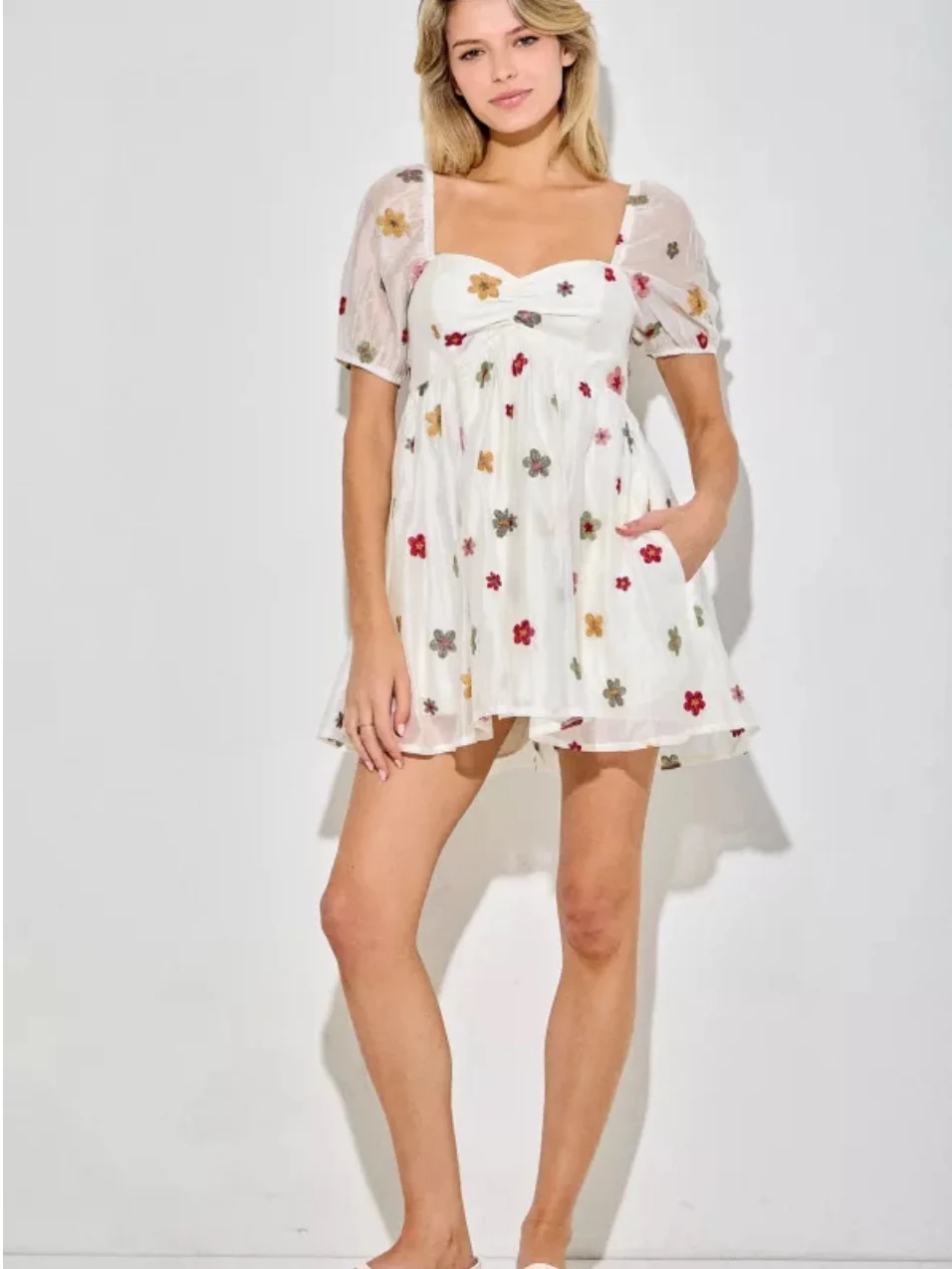 Slimming One-Piece Bubble Sleeve Original Square Collar Sweet Girl Elegant Style Commute Wide Leg Short Pants Polyester Fiber
Slimming One-Piece Bubble Sleeve Original Square Collar Sweet Girl Elegant Style Commute Wide Leg Short Pants Polyester Fiber