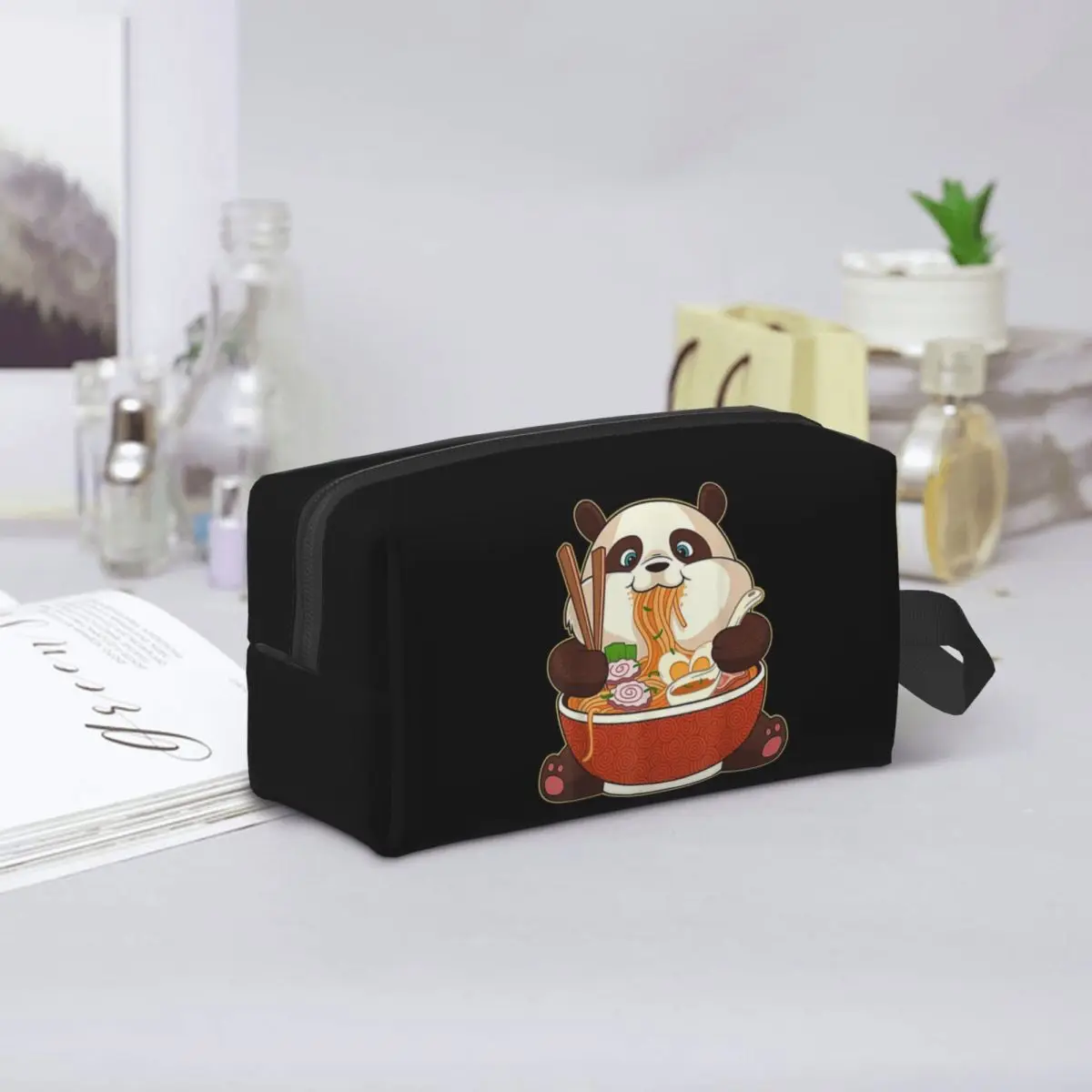 Милая косметичка-органайзер в стиле аниме с пандой, японский дизайн, для хранения косметики и туалетных принадлежностей, подарок для отаку
Милая косметичка-органайзер в стиле аниме с пандой, японский дизайн, для хранения косметики и туалетных принадлежностей, подарок для отаку