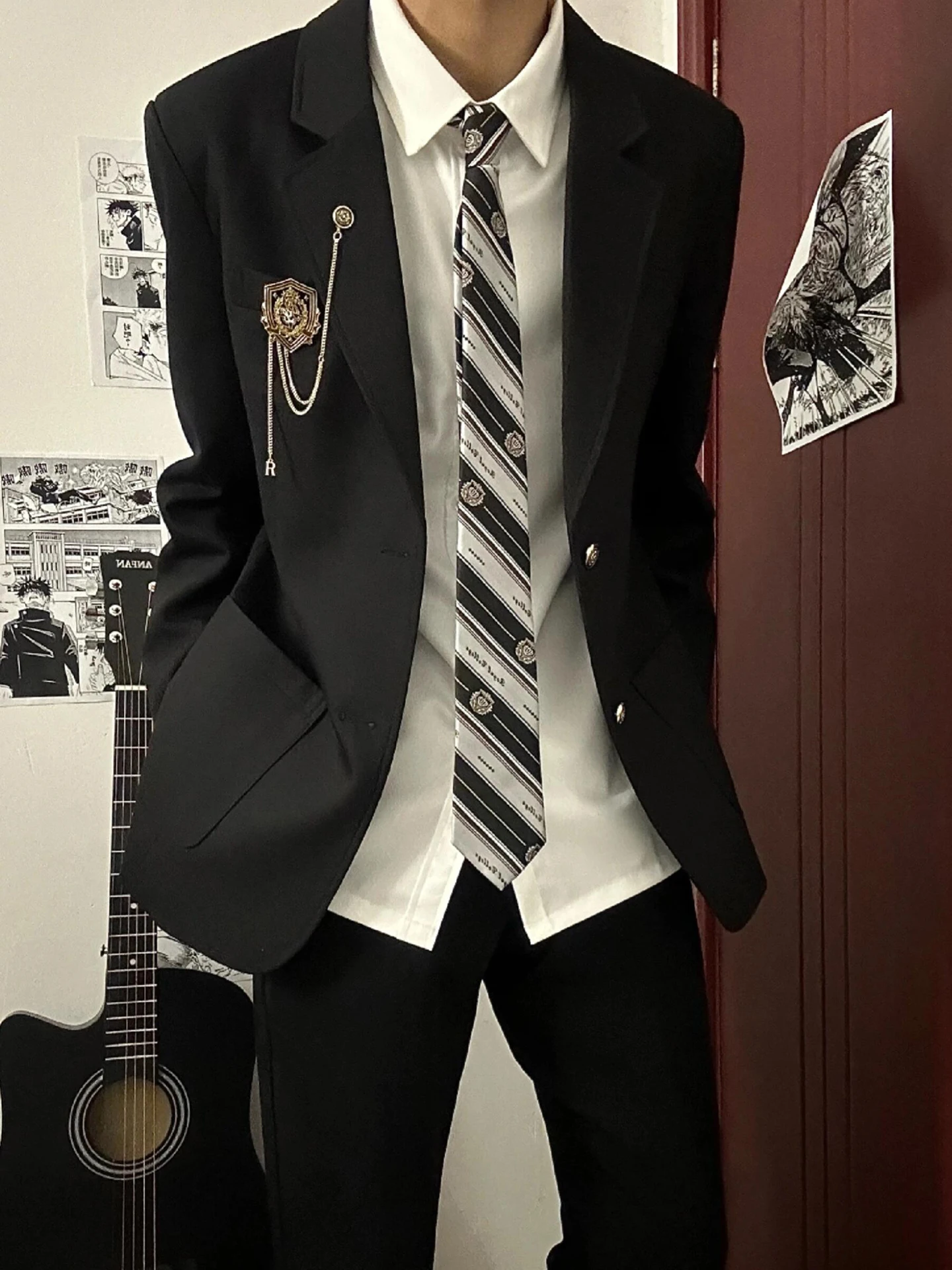 Casual Two-Button Black Suit Jacket for Men Retro Popular High-End Feeling Uniform Ensemble Polyester Fiber Spring Autumn Wear
Casual Two-Button Black Suit Jacket for Men Retro Popular High-End Feeling Uniform Ensemble Polyester Fiber Spring Autumn Wear