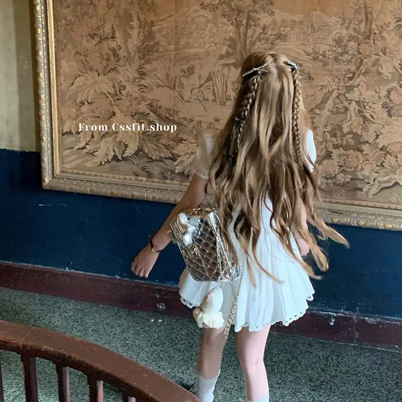 Japan New Summer Style Peter Pan Collar Niche French Slim Embroidered Love White Shirt Women'S Versatile Skirt Suit
Japan New Summer Style Peter Pan Collar Niche French Slim Embroidered Love White Shirt Women'S Versatile Skirt Suit