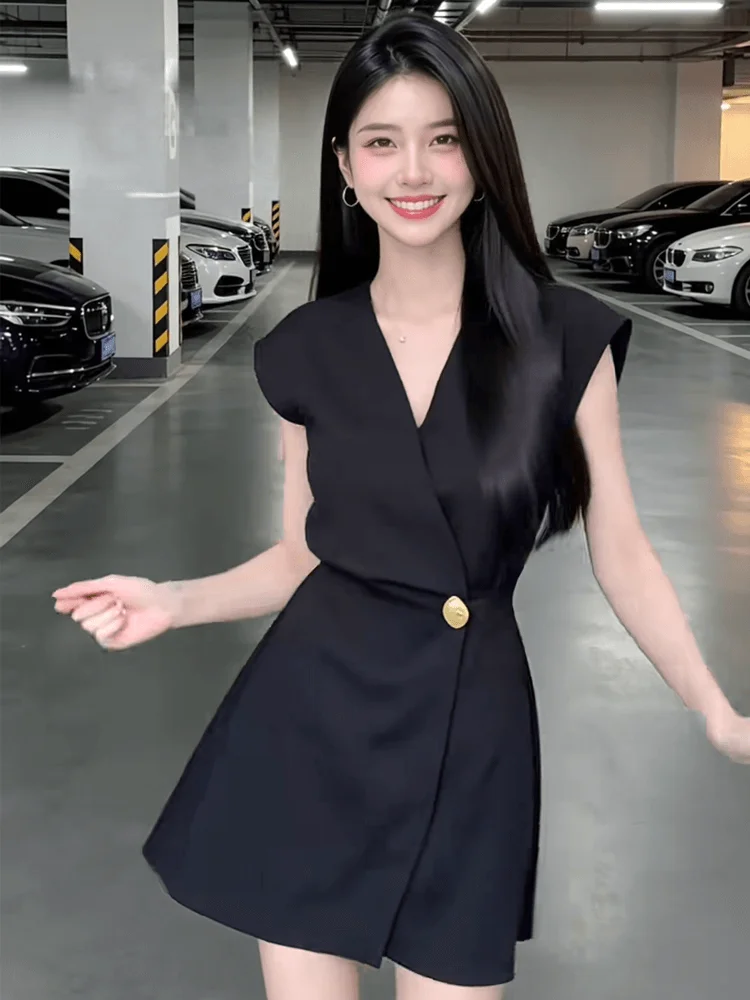 Fashionable V-Neck Sleeveless Jumpsuit Set Women's Summer Style Casual Comfortable High Waist Short Pants Quality Fabric
Fashionable V-Neck Sleeveless Jumpsuit Set Women's Summer Style Casual Comfortable High Waist Short Pants Quality Fabric