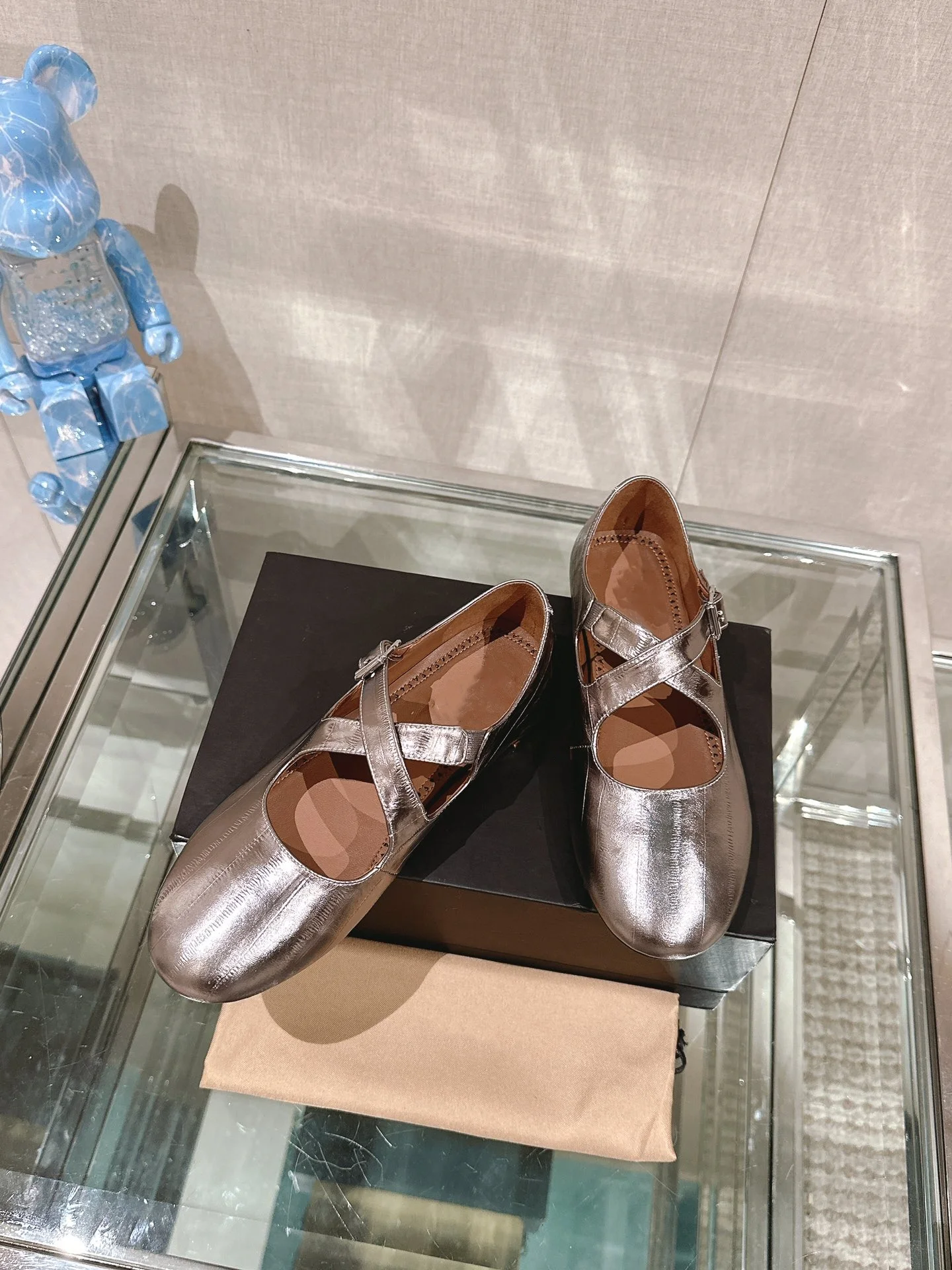 24 summer new style shoes, flats, fashion flats, fashion shoes, calf leather fabric, ballet flats, size 35-41
24 summer new style shoes, flats, fashion flats, fashion shoes, calf leather fabric, ballet flats, size 35-41