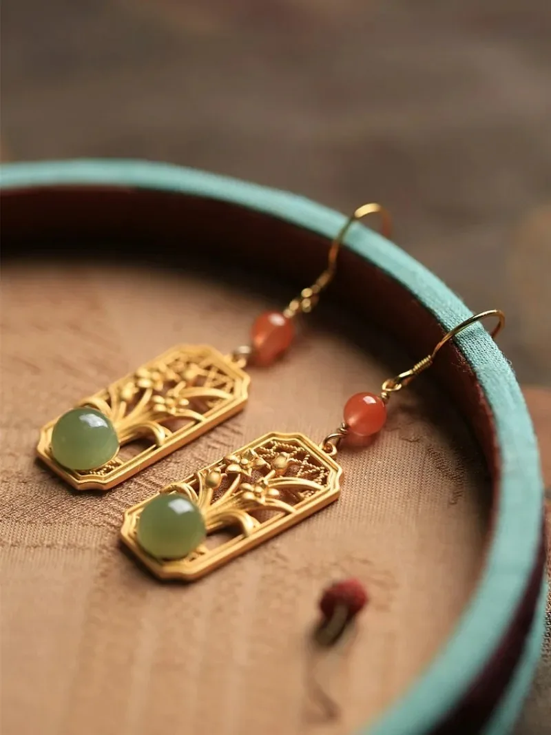 Chinese Style 925 Silver Ancient Craft Gold Flower Window Inlaid with Hotan Jade Earrings for Women HanFu Cheongsam Gift Jewelry
Chinese Style 925 Silver Ancient Craft Gold Flower Window Inlaid with Hotan Jade Earrings for Women HanFu Cheongsam Gift Jewelry