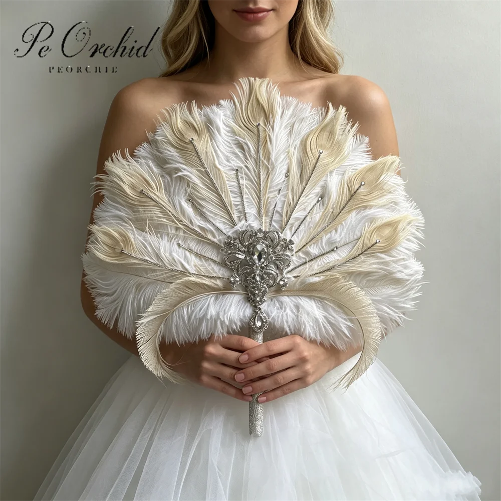 PEORCHID Vintage Gatsby Feather Fan Wedding Bouquet Silver Crystal Brooch 1920s Fan Bridal Bouquet with Rhinestone Handle
PEORCHID Vintage Gatsby Feather Fan Wedding Bouquet Silver Crystal Brooch 1920s Fan Bridal Bouquet with Rhinestone Handle