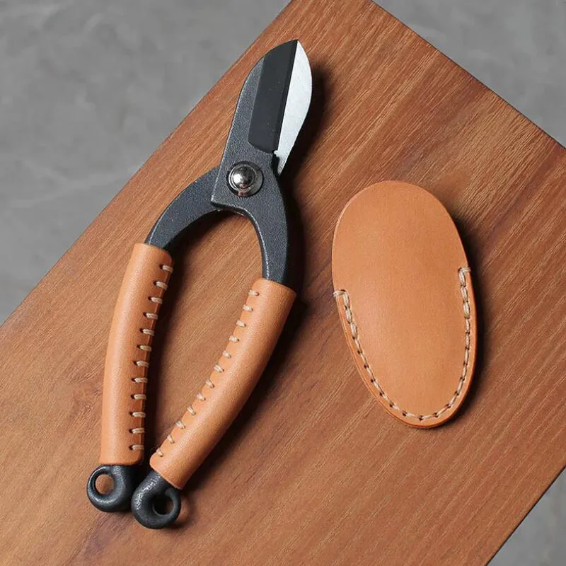 Handmade Compound Steel Flower Arrangement Scissors with Leather Sheath – 165mm Ikebana & Bonsai Pruning Shears
Handmade Compound Steel Flower Arrangement Scissors with Leather Sheath – 165mm Ikebana & Bonsai Pruning Shears