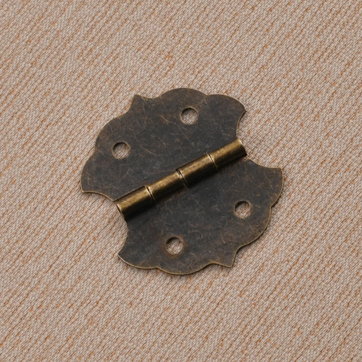 10PCS Antique Decorative Hinges Vintage Bronze Mini Box Hinges Jewelry Box Hardware for Wooden Cases,Cabinets, Toolbox
10PCS Antique Decorative Hinges Vintage Bronze Mini Box Hinges Jewelry Box Hardware for Wooden Cases,Cabinets, Toolbox