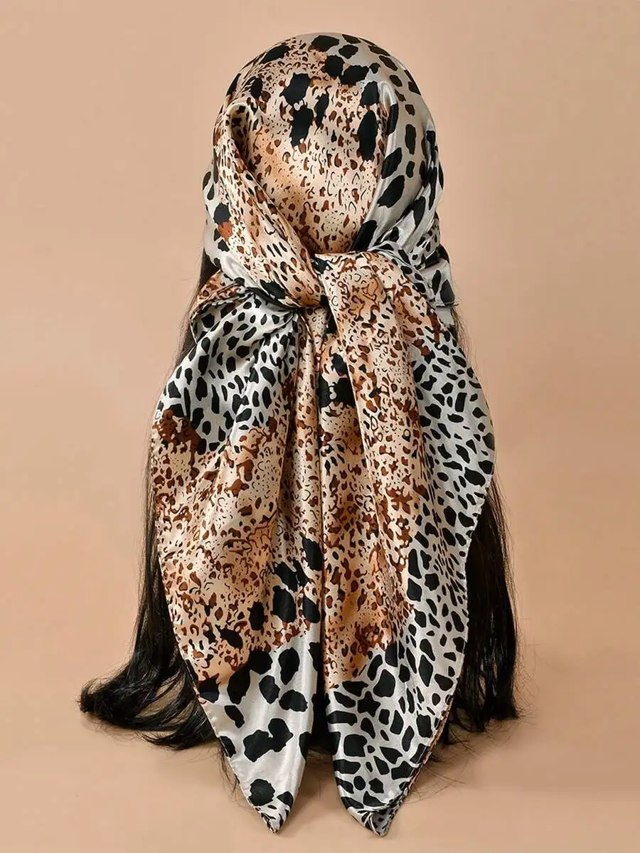 1pc Women Bandana Fashion Leopard Print 90cm Square Scarf, Versatile Bandana Headwrap, Suitable For All Seasons For Dress, Beach
1pc Women Bandana Fashion Leopard Print 90cm Square Scarf, Versatile Bandana Headwrap, Suitable For All Seasons For Dress, Beach