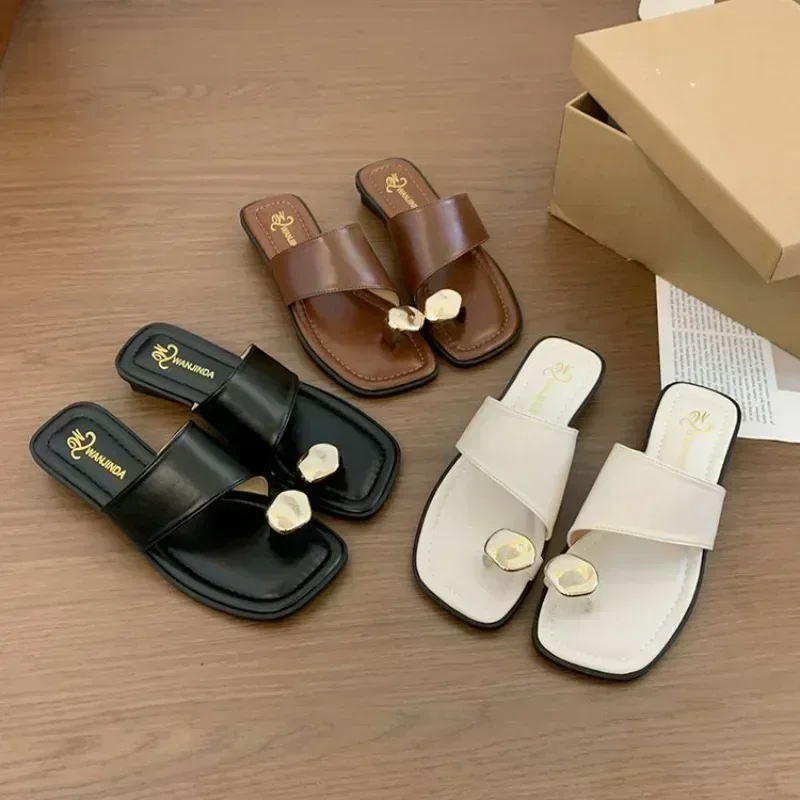 Summer Beach Flip Flop Clip Toe Women New Style Fashion Versatile Slippers Shoes Ladies Outdoor Casual Low Heel Slides
Summer Beach Flip Flop Clip Toe Women New Style Fashion Versatile Slippers Shoes Ladies Outdoor Casual Low Heel Slides