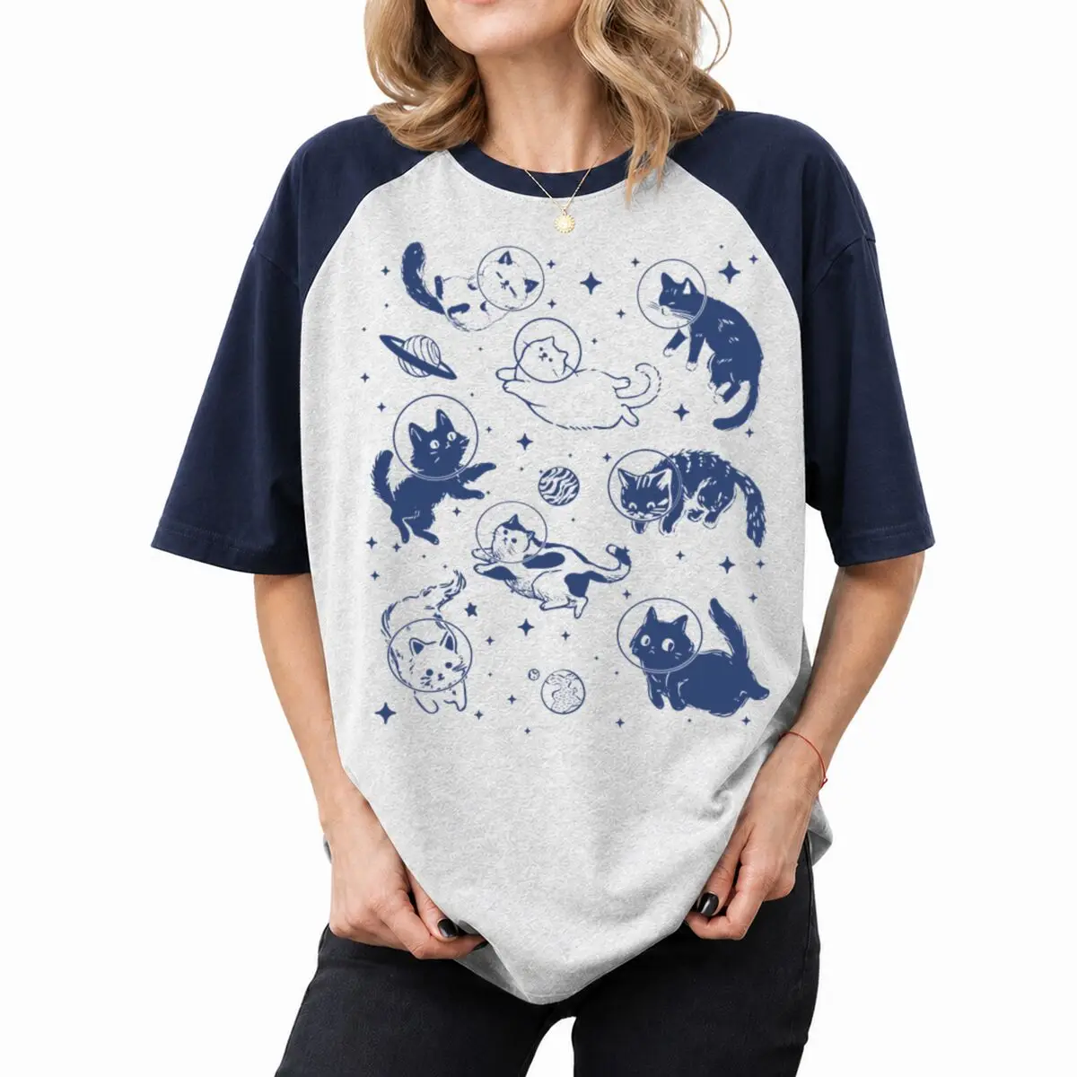 Cute Astronaut Cats Cosmic Print T-Shirt Vintage Raglan Sleeve Cotton Short Sleeve Tees Women's Casual American Style Tshirt
Cute Astronaut Cats Cosmic Print T-Shirt Vintage Raglan Sleeve Cotton Short Sleeve Tees Women's Casual American Style Tshirt
