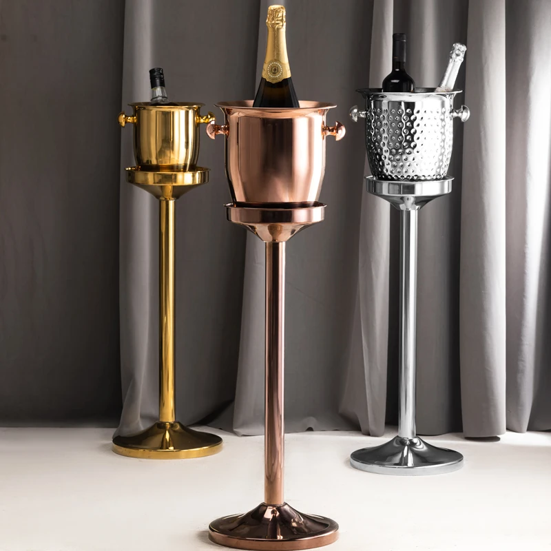 Европейский высококачественный набор ведер для шампанского, ведро для льда от пола до потолка, бар, КТВ-дисплей, бандалоу, украшение, холодильник для льда для общественного питания
Европейский высококачественный набор ведер для шампанского, ведро для льда от пола до потолка, бар, КТВ-дисплей, бандалоу, украшение, холодильник для льда для общественного питания