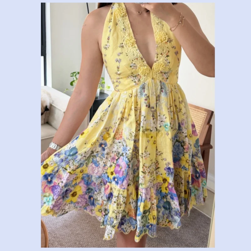 Australian niche yellow printed V-neck hanging neck ribbon backless lace vacation dress
Australian niche yellow printed V-neck hanging neck ribbon backless lace vacation dress