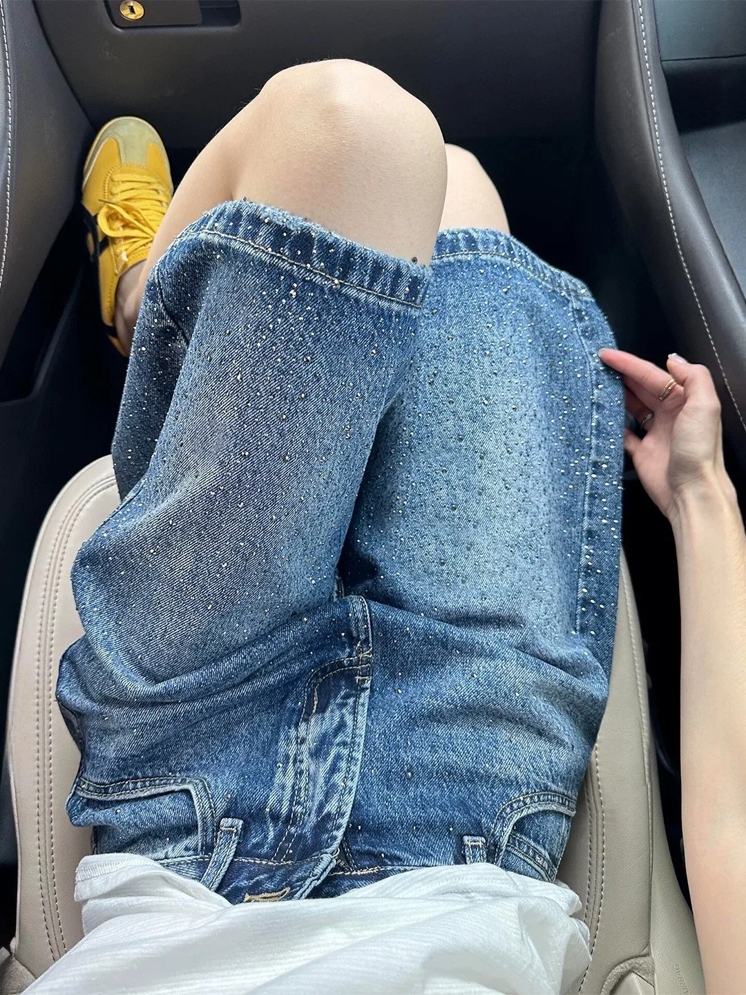 American Retro Blue Rhinestone Five-Point Jeans Women's Summer New Design High Waist Loose Slimming Wide Leg Shorts
American Retro Blue Rhinestone Five-Point Jeans Women's Summer New Design High Waist Loose Slimming Wide Leg Shorts
