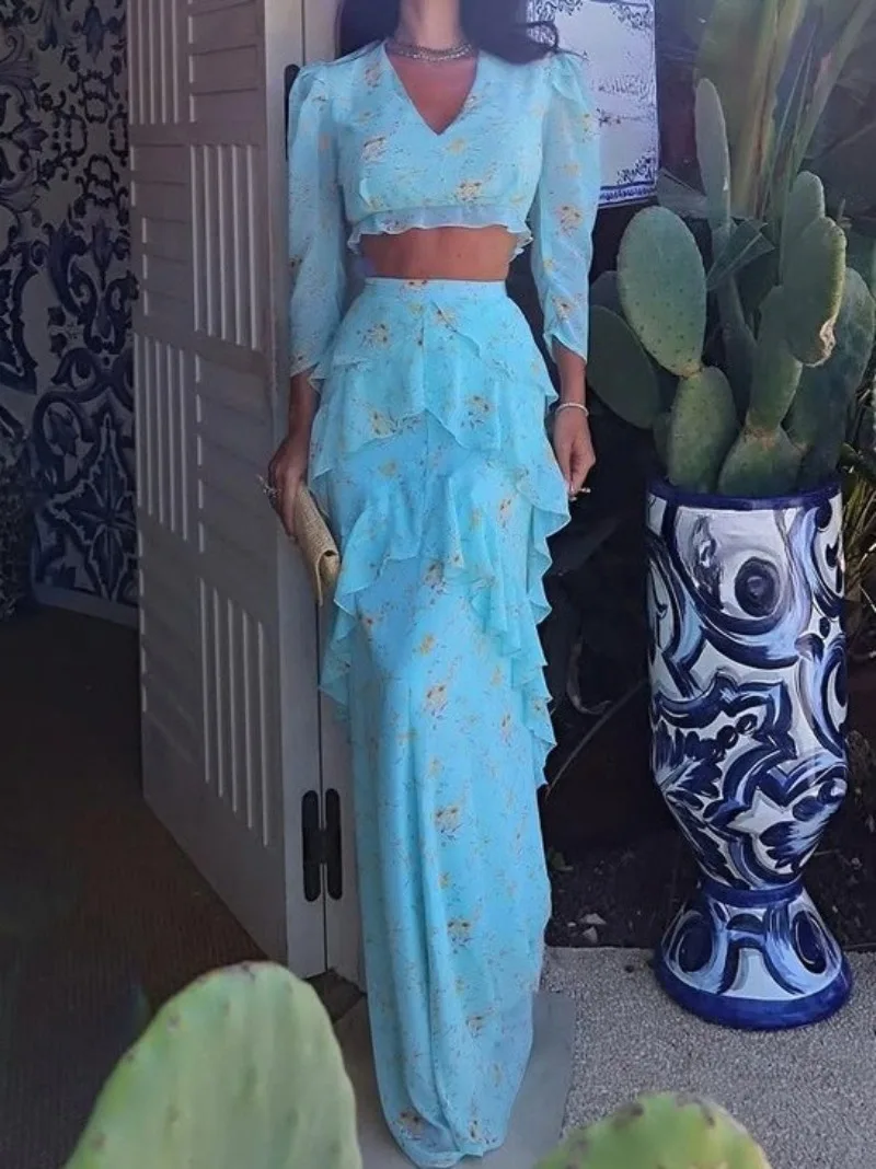 Elegant V-neck Crop Tops+Ruffles Skirts 2-piece Dress Suits Women Floral Print Blue Long Maxi Vacation Party Dress Matching Sets
Elegant V-neck Crop Tops+Ruffles Skirts 2-piece Dress Suits Women Floral Print Blue Long Maxi Vacation Party Dress Matching Sets